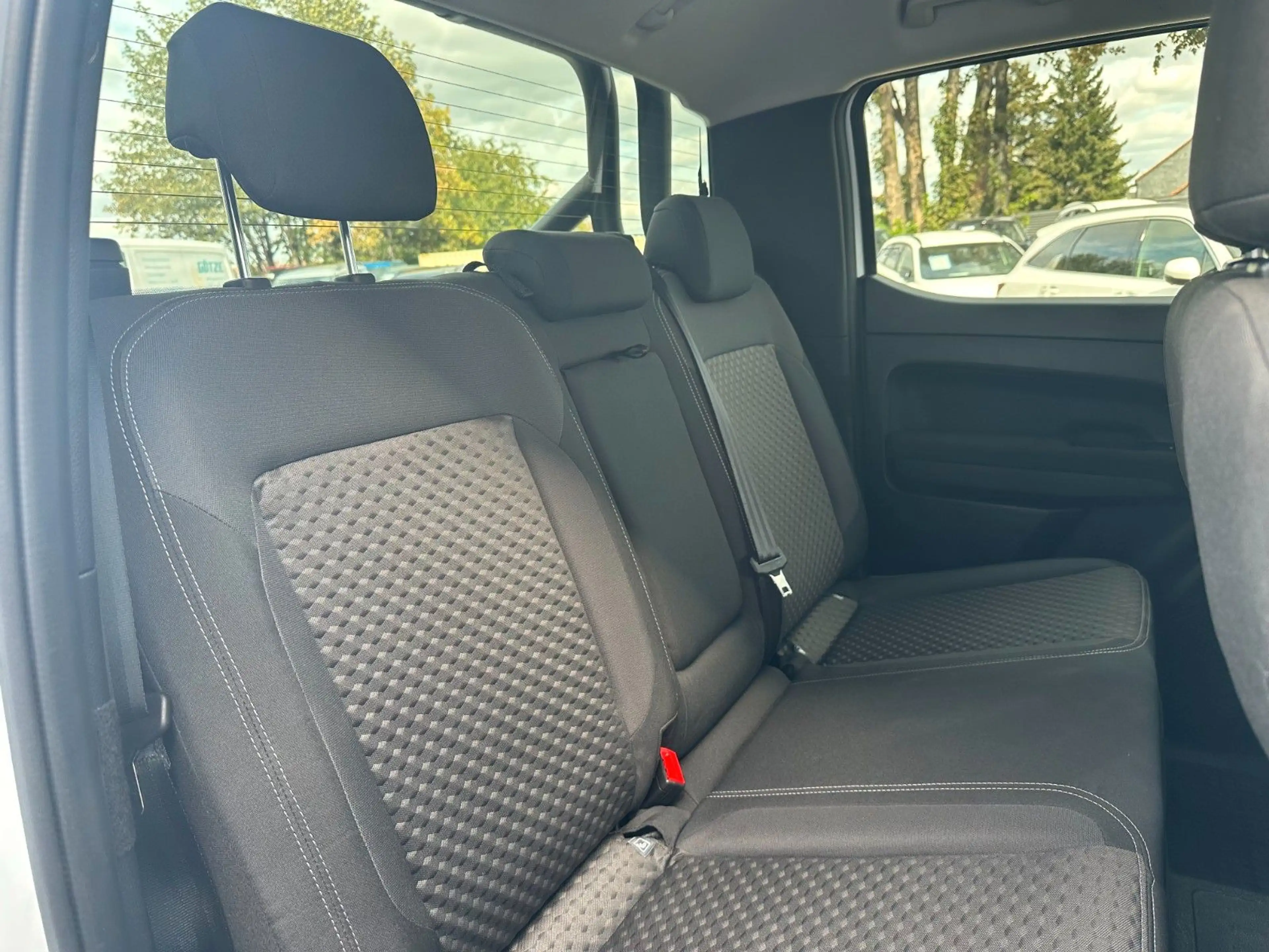 Volkswagen Amarok 2.0 TDI 151 kW Life Doppelkabine 4Motion — photo 12