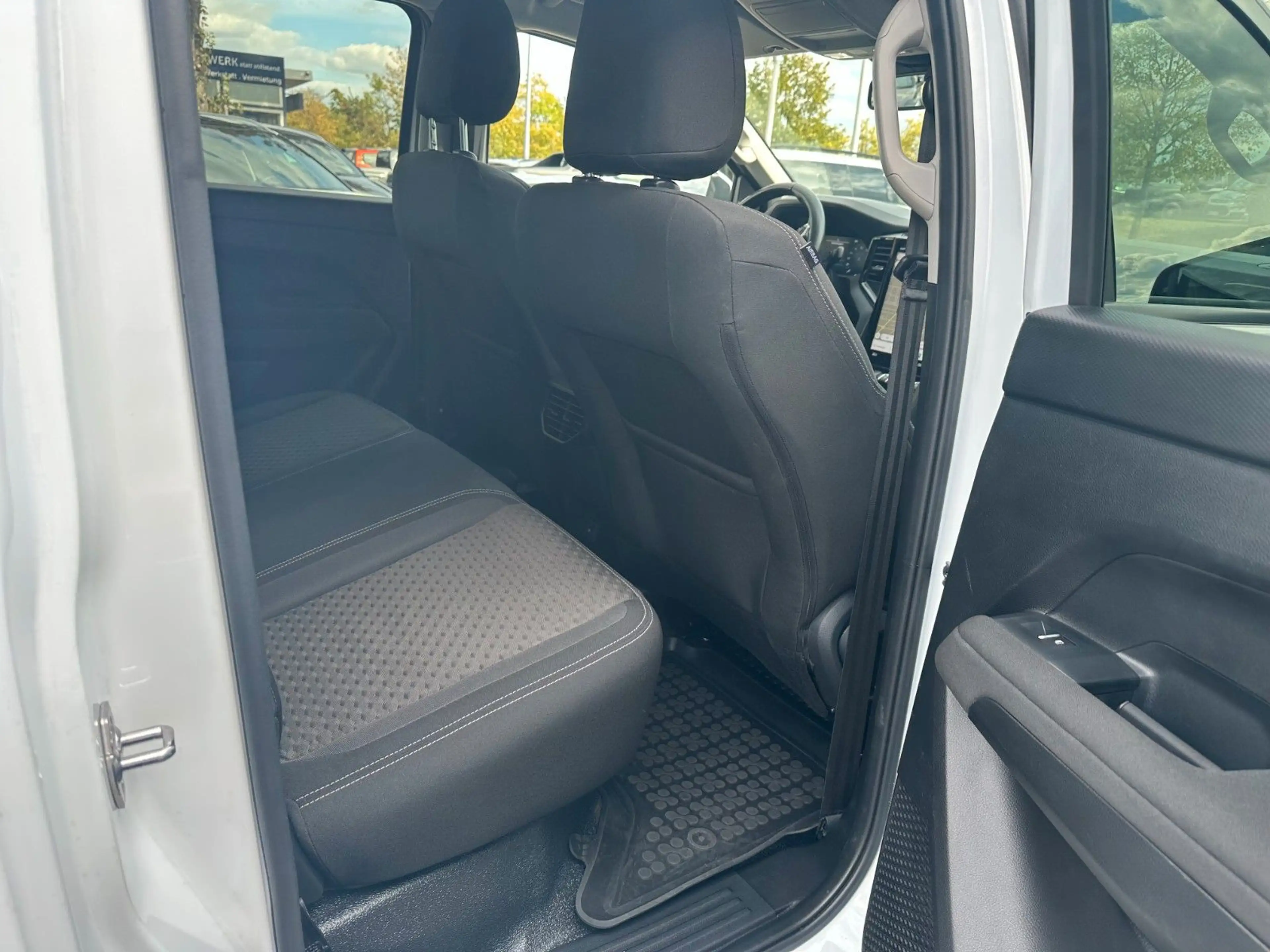 Volkswagen Amarok 2.0 TDI 151 kW Life Doppelkabine 4Motion — photo 11