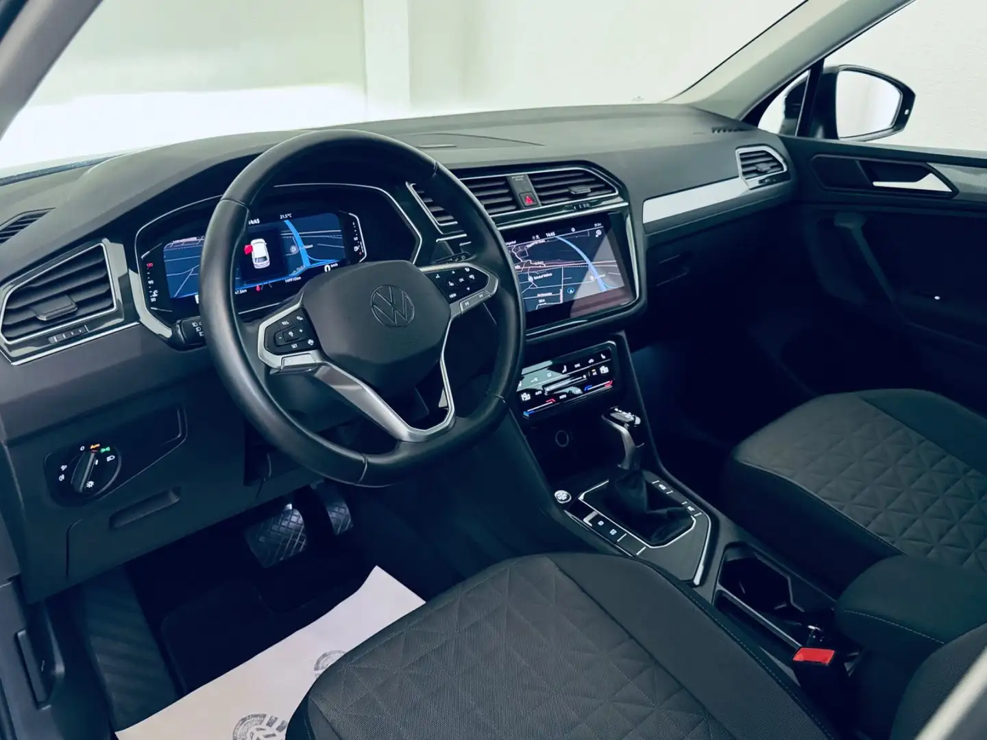 Volkswagen Tiguan * 1.H * 360°-KAM * VIRTUAL * 8xALU * Schwarz - 2