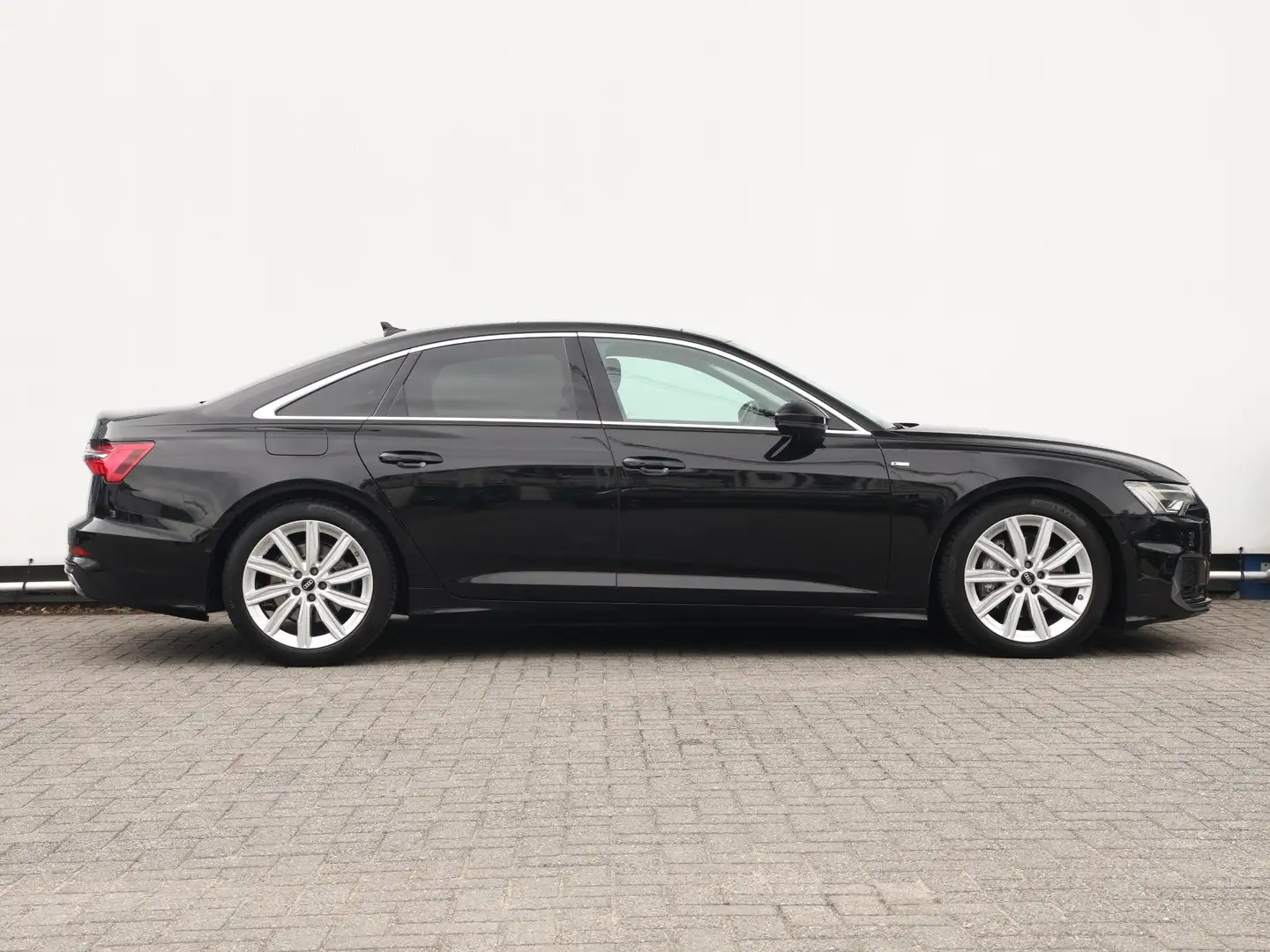 Audi A6 Limousine 45 TFSI Pro Line 265pk | Pano | Stoelver Zwart - 2