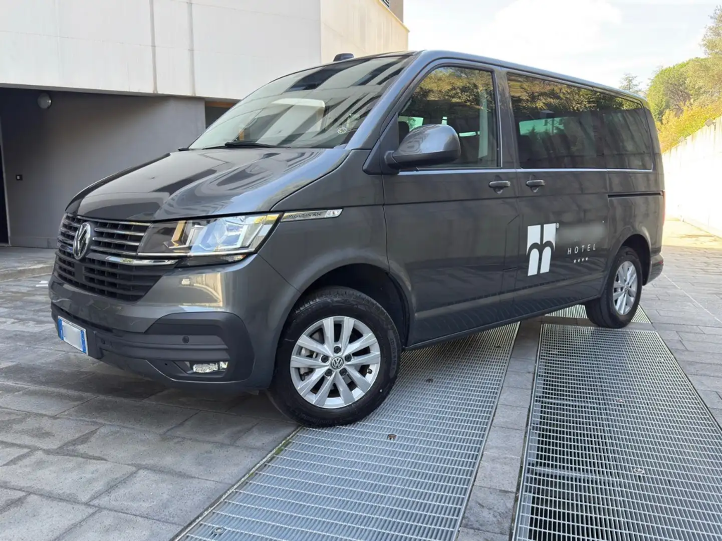 Volkswagen T6.1 Multivan 2.0 tdi Confortline 150cv dsg 7 Posti IVA ESPOSTA Grigio - 1
