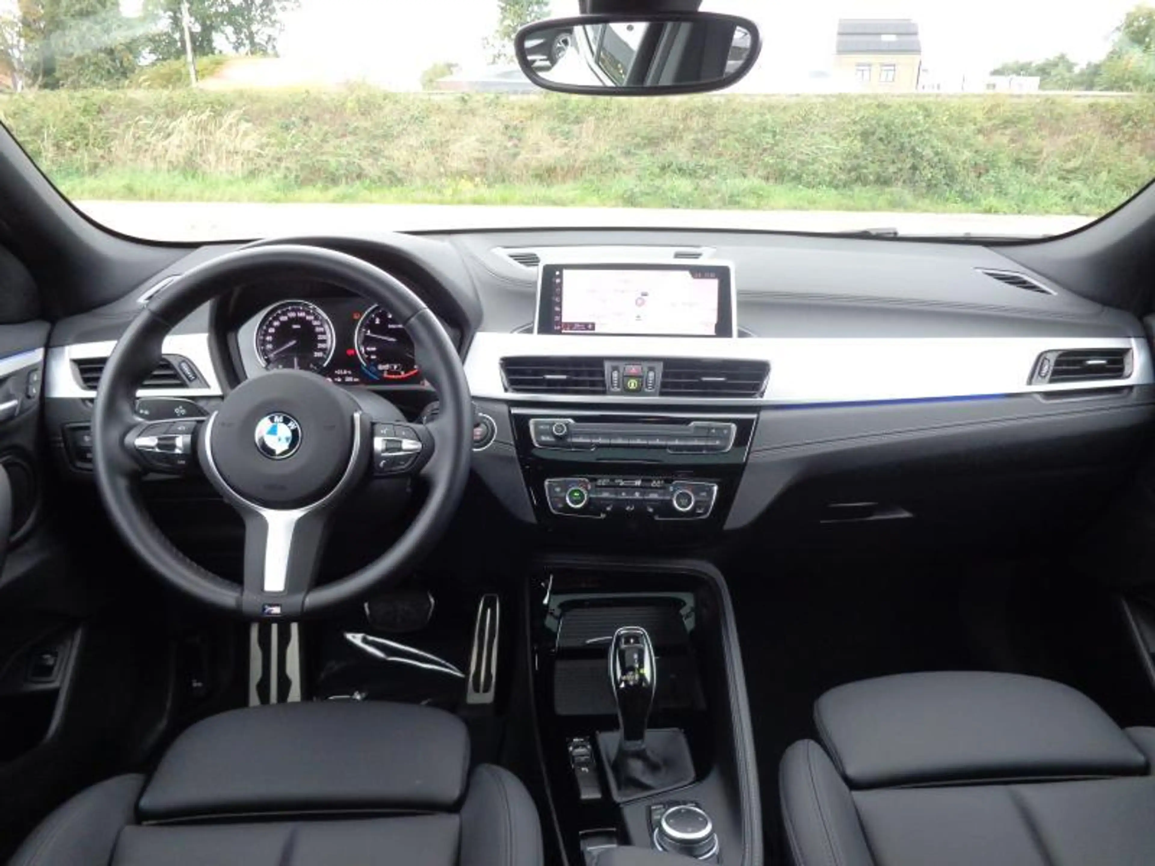 BMW X2 sDrive18i M-Pack Automaat ! — photo 10