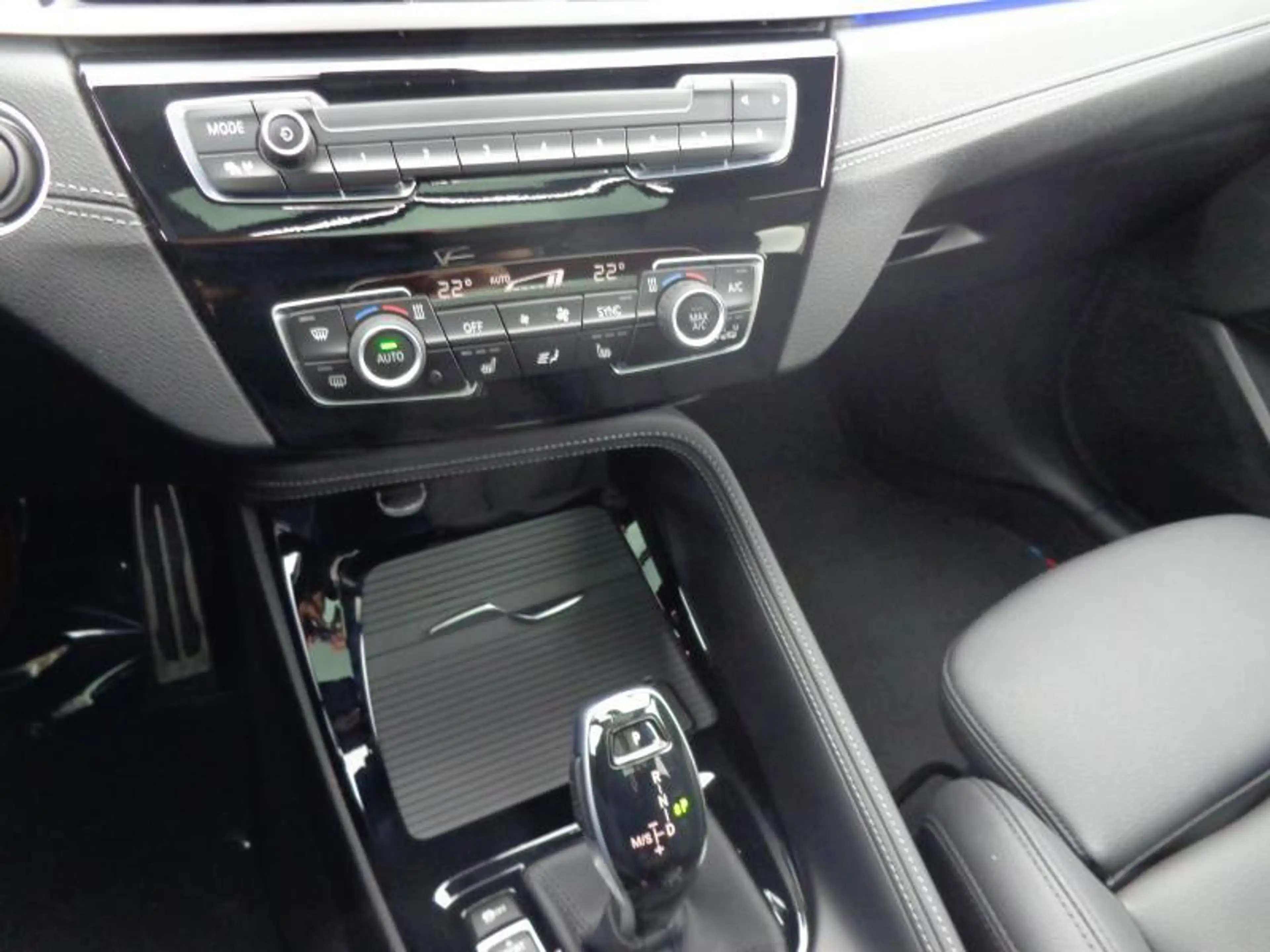 BMW X2 sDrive18i M-Pack Automaat ! — photo 14