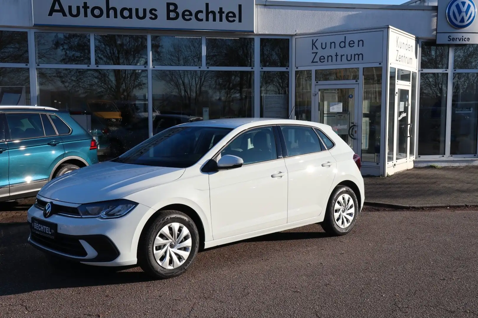Volkswagen Polo VI Life Blanc - 1