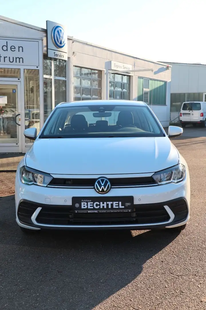 Volkswagen Polo VI Life Blanc - 2