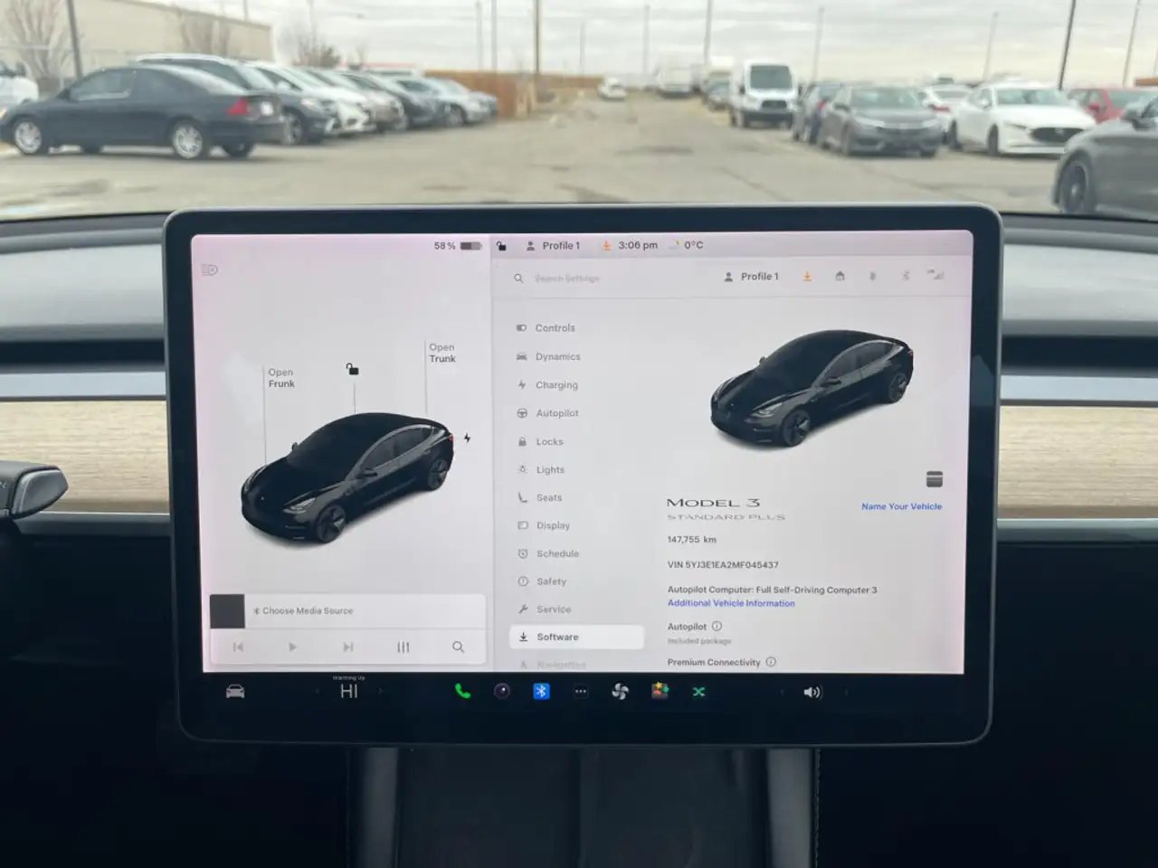 Tesla Model 3 снимка Tesla Model 3