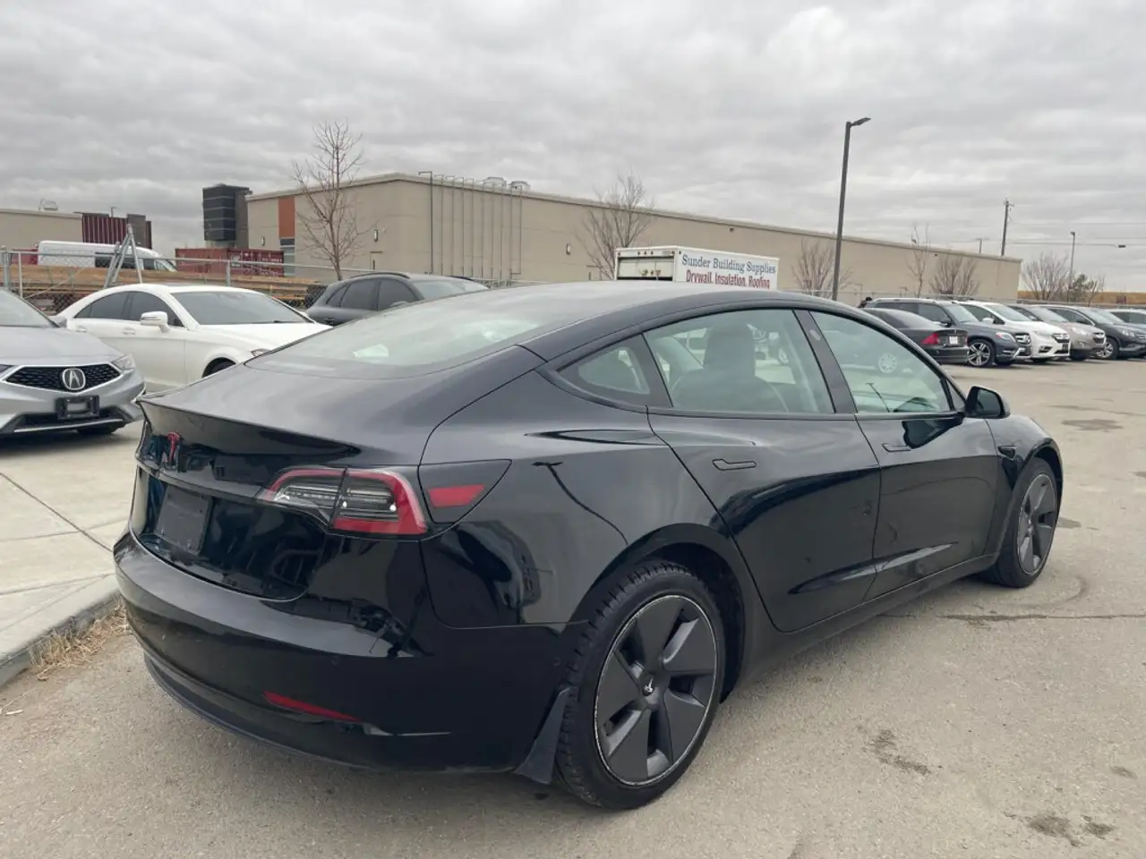 Tesla Model 3 снимка Tesla Model 3
