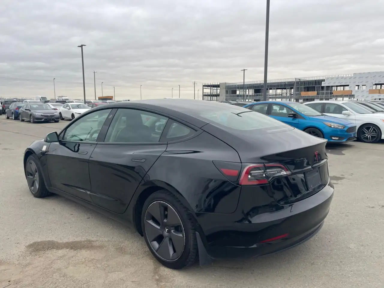 Tesla Model 3 снимка Tesla Model 3