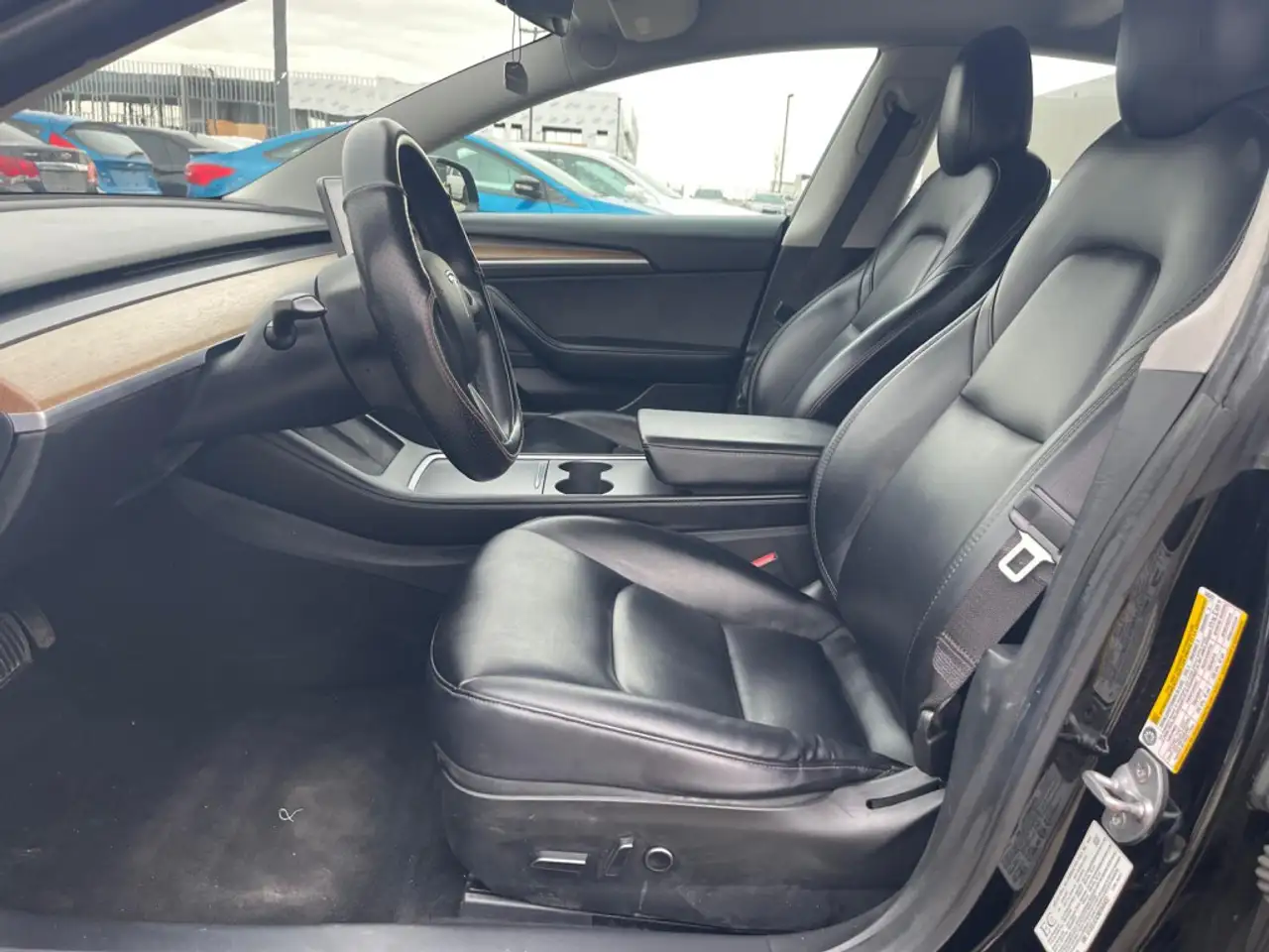 Tesla Model 3 снимка Tesla Model 3
