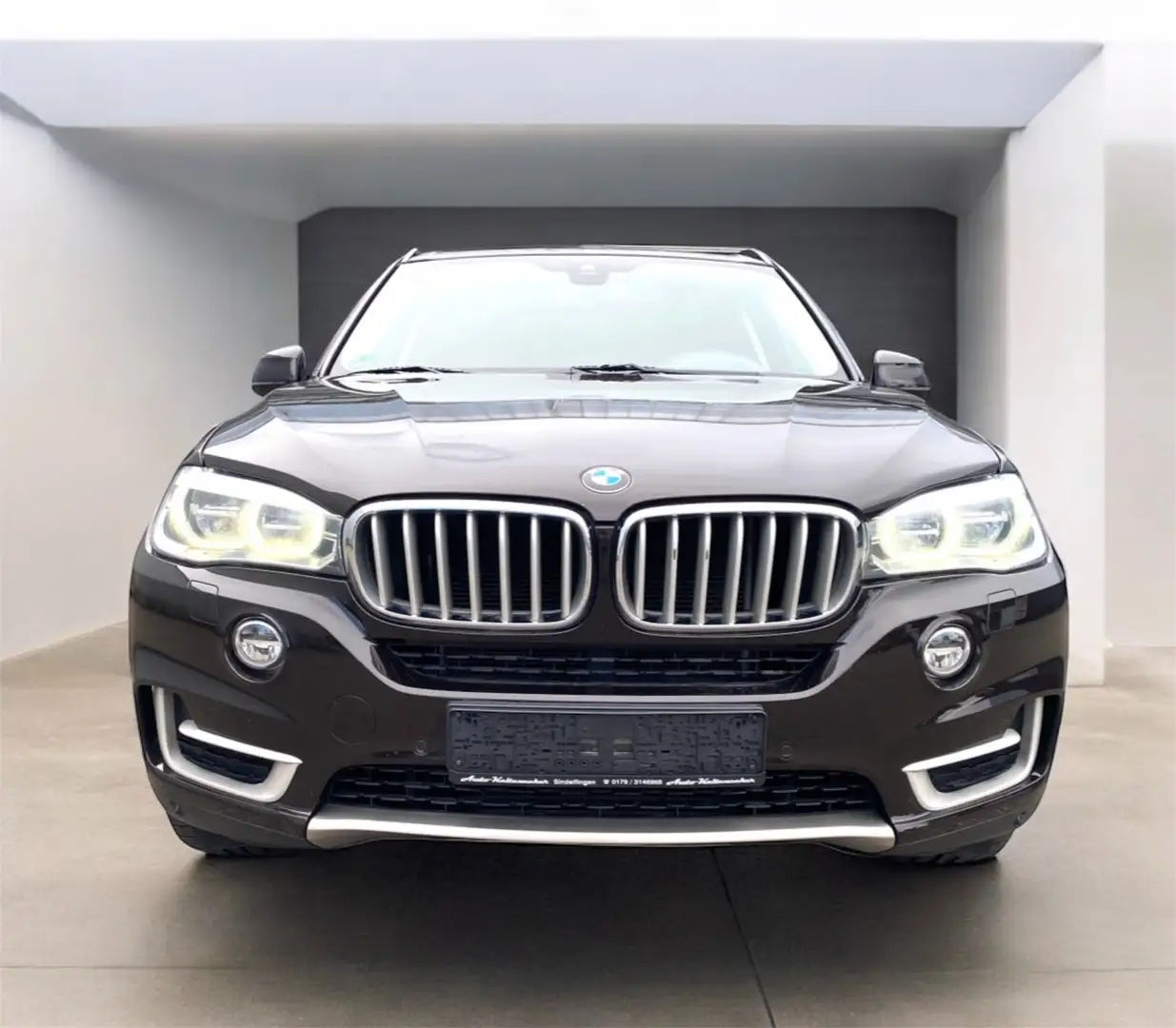 BMW X5 xDrive40d*PANO*STHEIZ*Memory*KAM*AHK*Comfort Bruin - 2