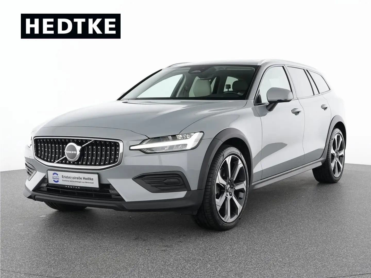 Volvo V60 Cross Country B4 Diesel AWD Plus 20"+PANO Grigio - 1