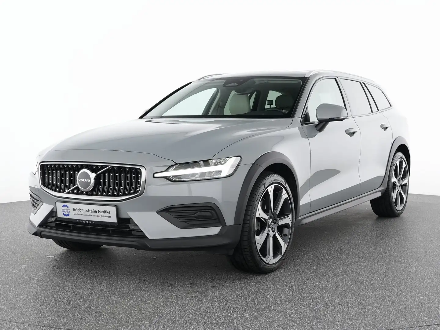 Volvo V60 CC B4 Diesel AWD Plus 20"+PANO+H&K+ACC Grijs - 1