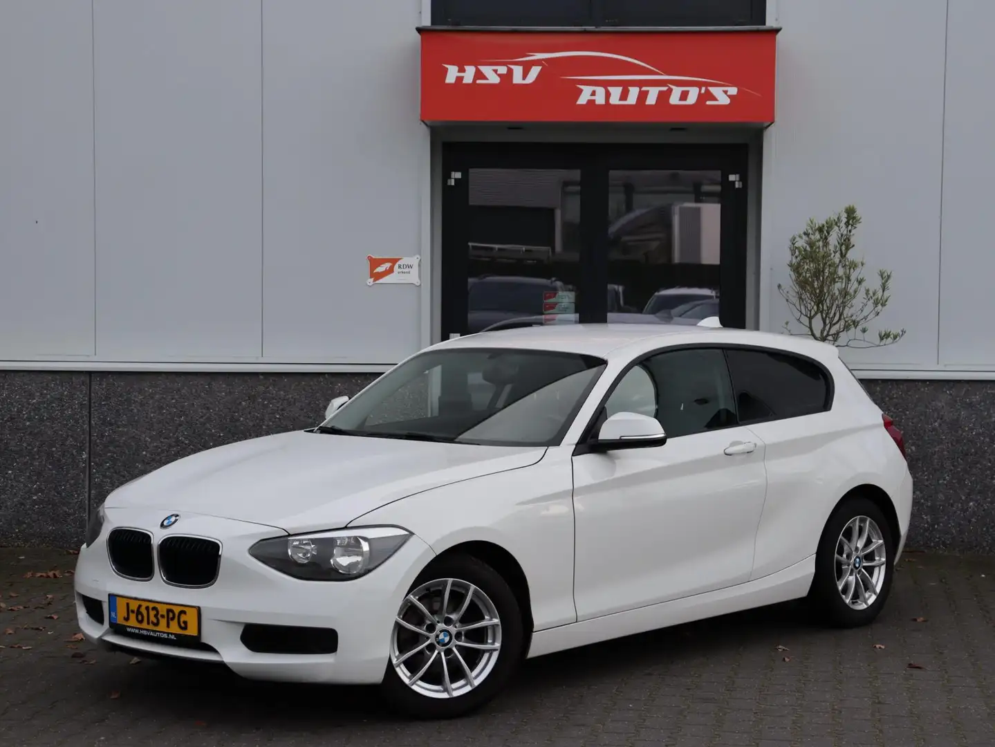 BMW 114 1-serie 114i Executive airco LM *apk 10-2026* Blanco - 1