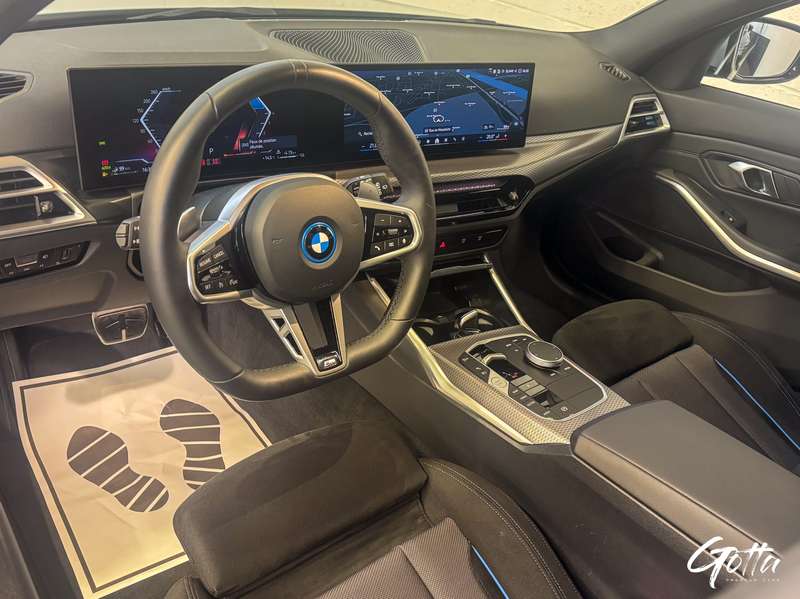 Photo du véhicule BMW 330