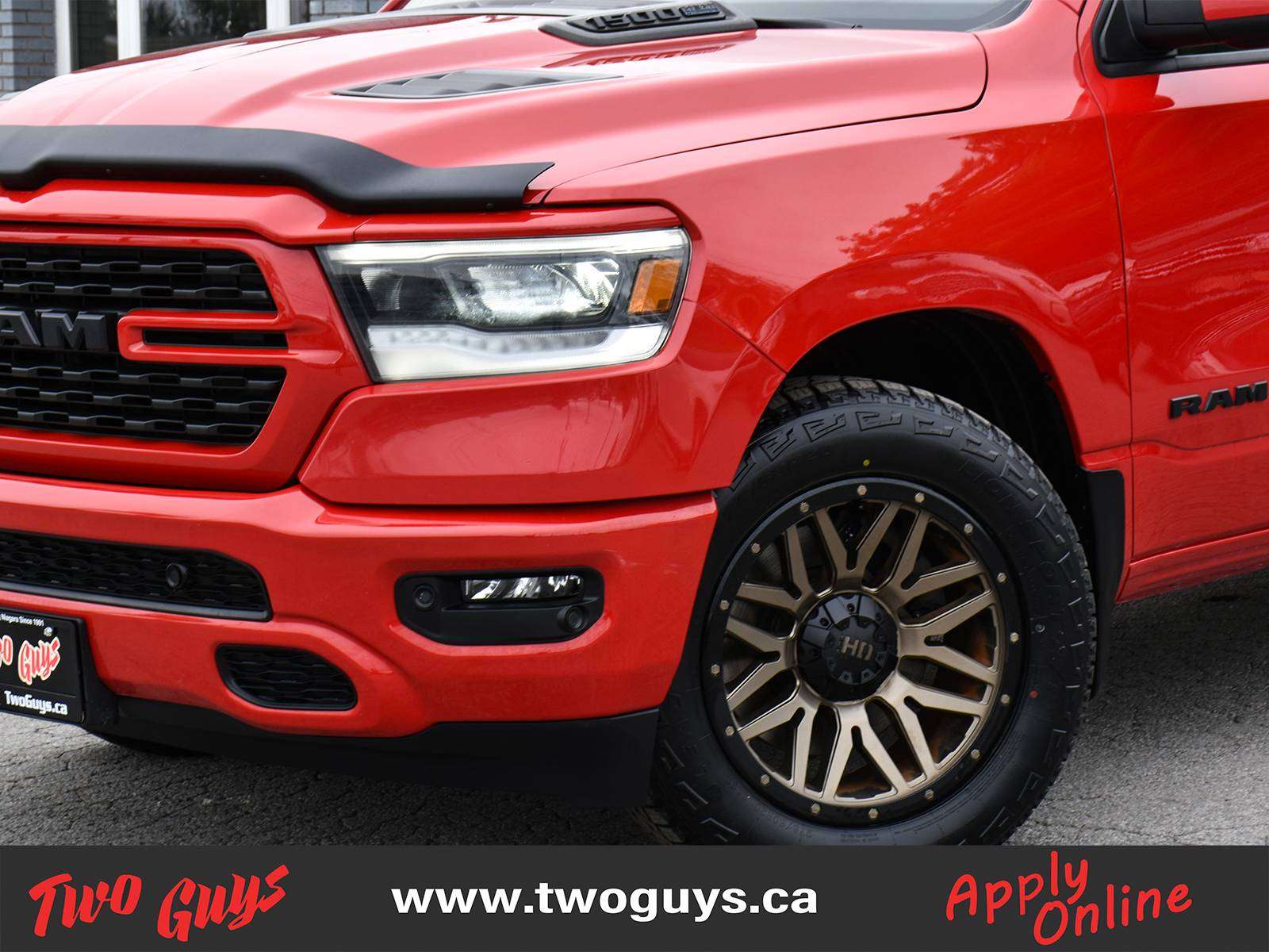 2022 RAM 1500 Crew Cab Sport 4x4 Panoroof Nav Leather Back Up Camera photo 2