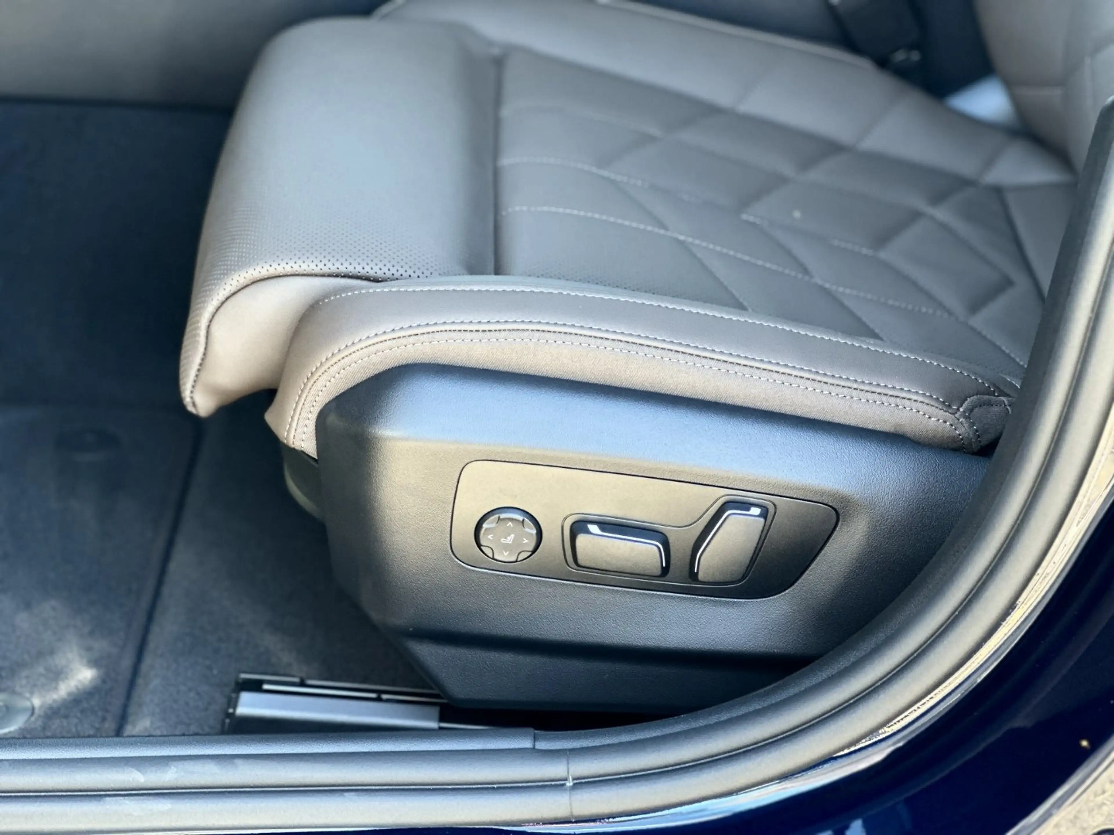 BMW 550 e xDrive Limousine M Sport Pro Head-Up DAB — photo 12