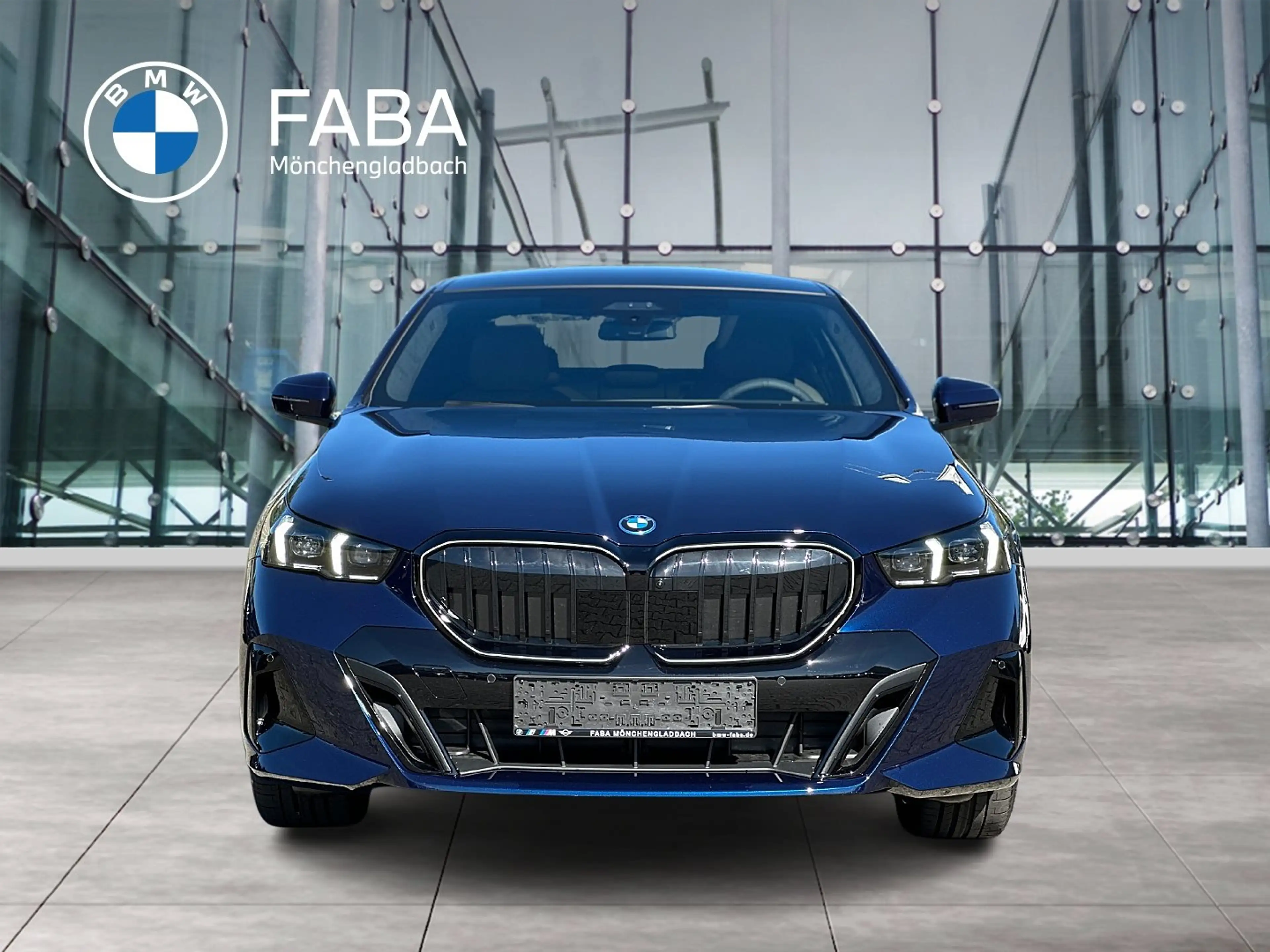 BMW 550 e xDrive Limousine M Sport Pro Head-Up DAB — photo 3