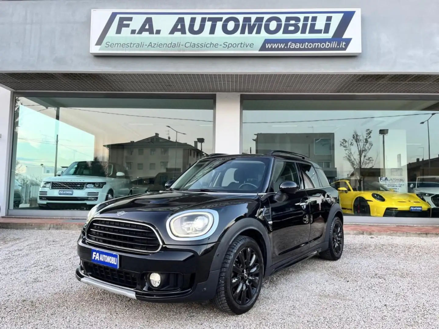 MINI Cooper D Countryman 2.0 Hype Automatica Nero - 1
