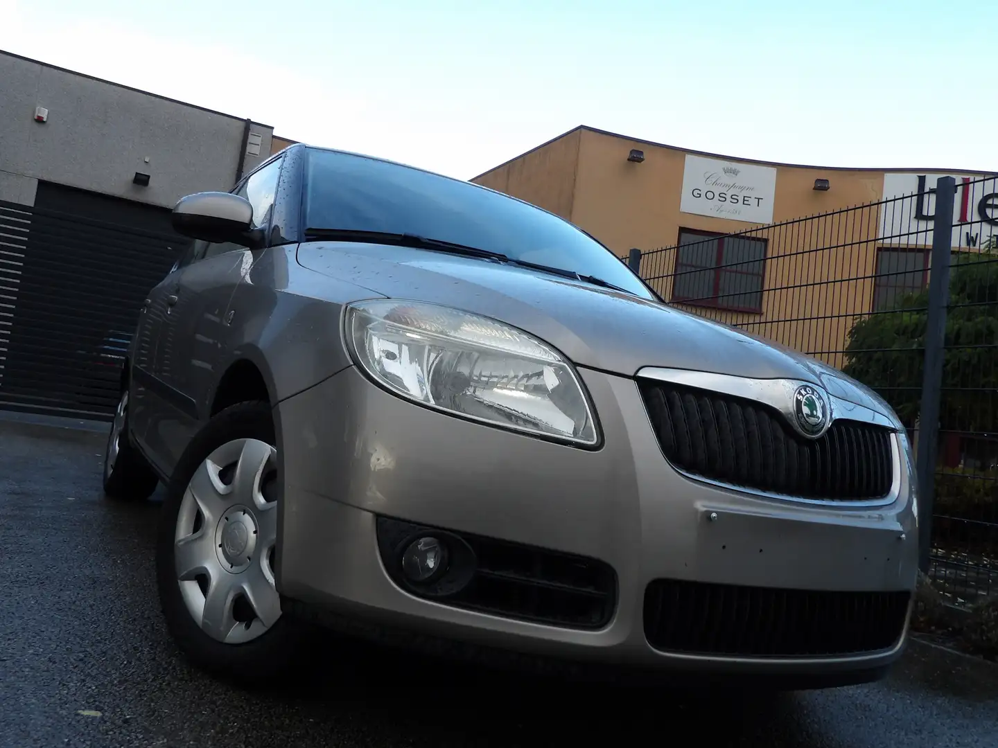 Skoda Fabia Fabia 1.2 HTP Ambiente Brons - 1