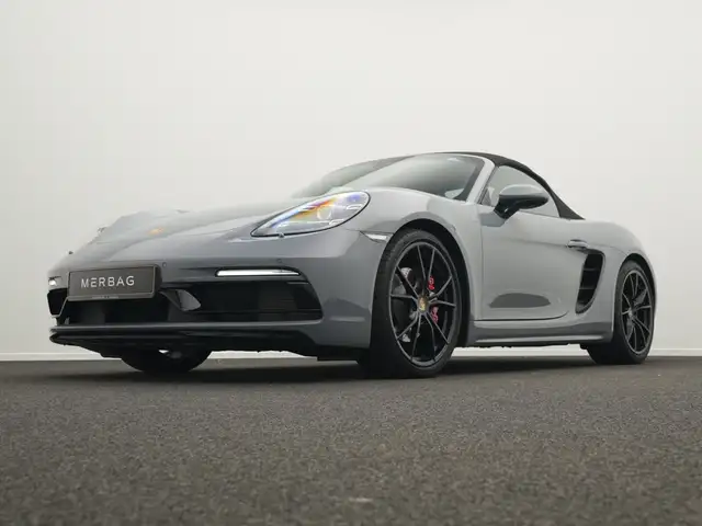 Porsche 718 Boxster view 10