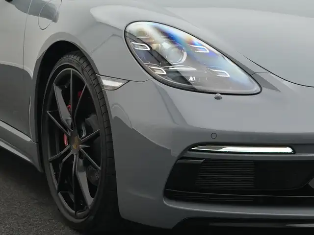 Porsche 718 Boxster view 9