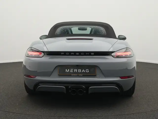 Porsche 718 Boxster view 4