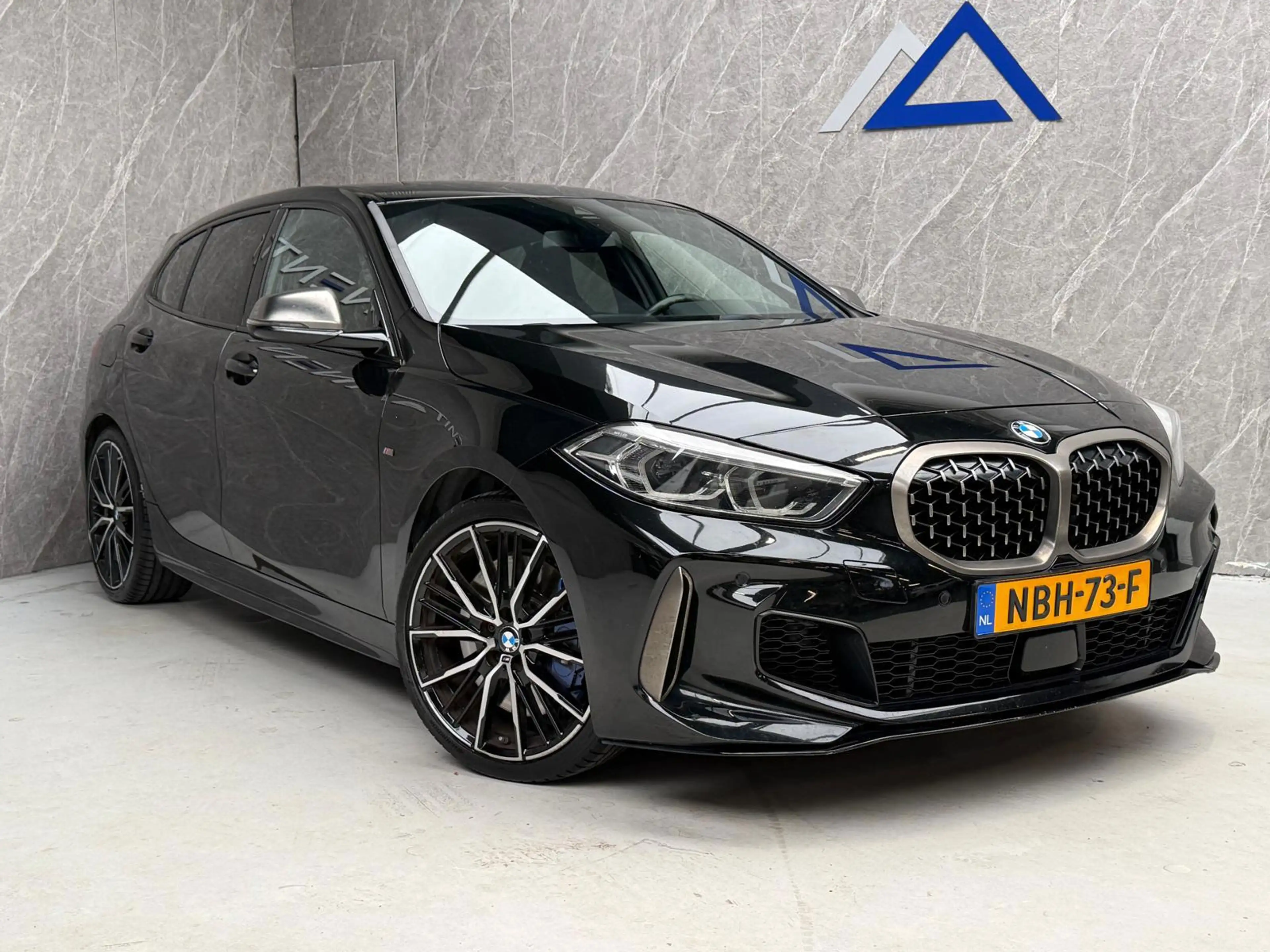 BMW 135 1-serie M135i xDrive 306 PK High Executive / APK — photo 4