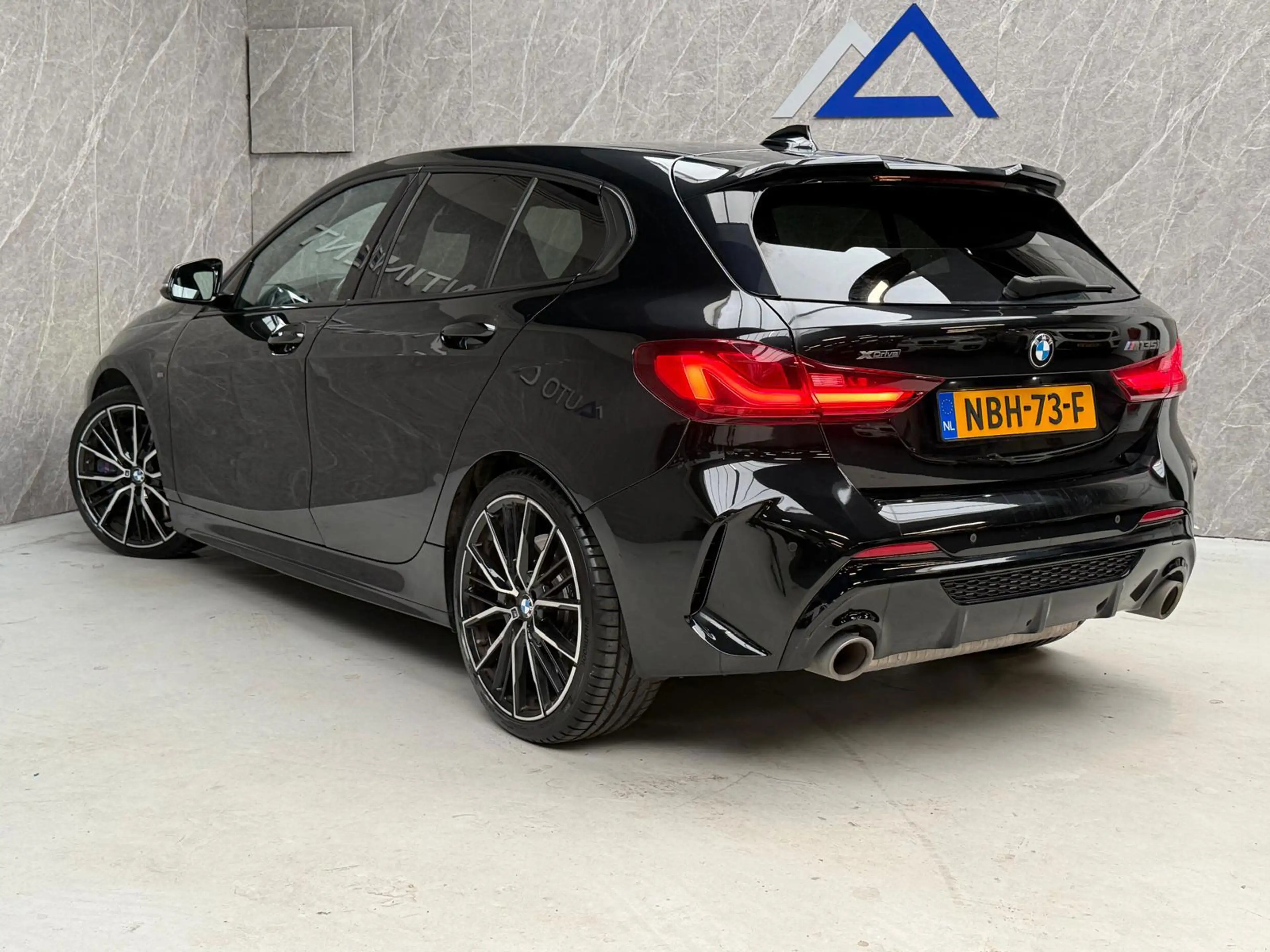 BMW 135 1-serie M135i xDrive 306 PK High Executive / APK — photo 3