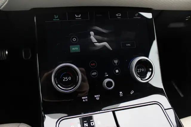 Land Rover Range Rover Velar view 28