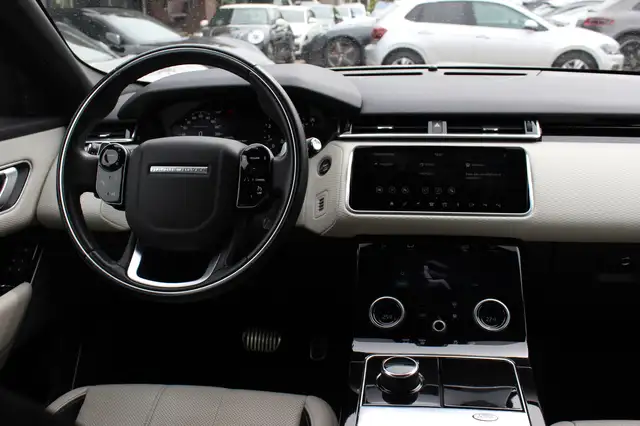 Land Rover Range Rover Velar view 9