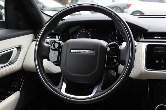 Land Rover Range Rover Velar view 17