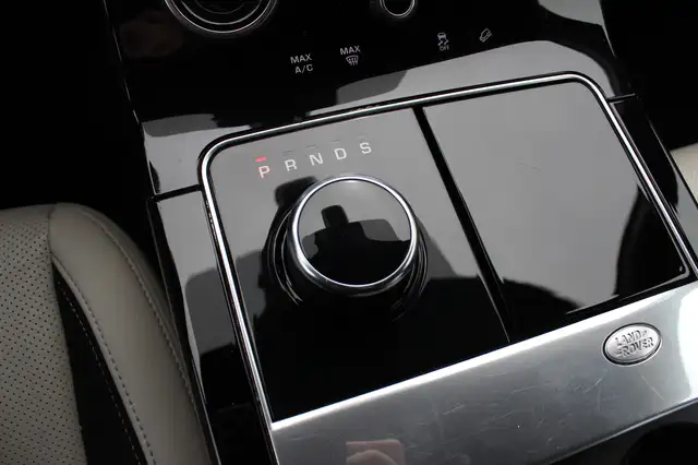 Land Rover Range Rover Velar view 29