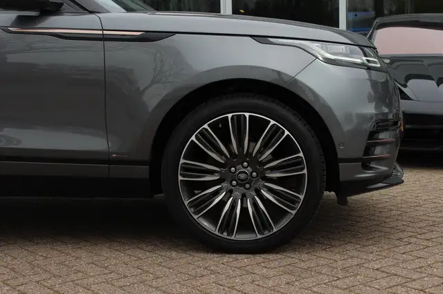 Land Rover Range Rover Velar view 14