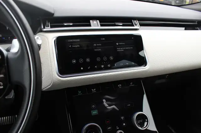 Land Rover Range Rover Velar view 19