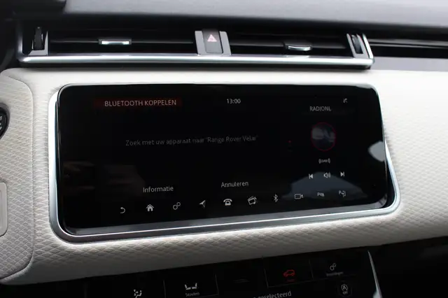 Land Rover Range Rover Velar view 25