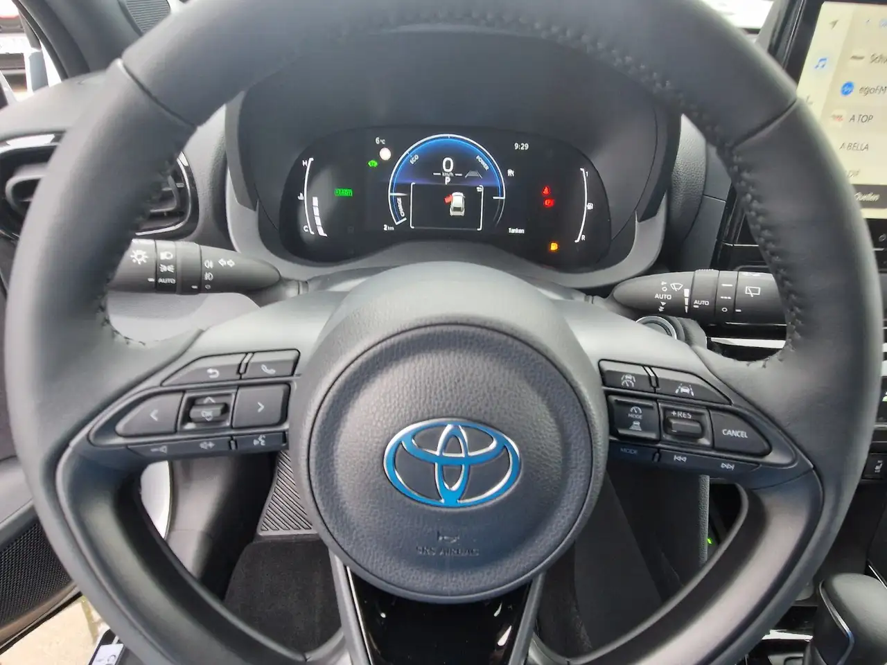 Toyota Yaris Cross 1.5 HSD Teamplayer 13