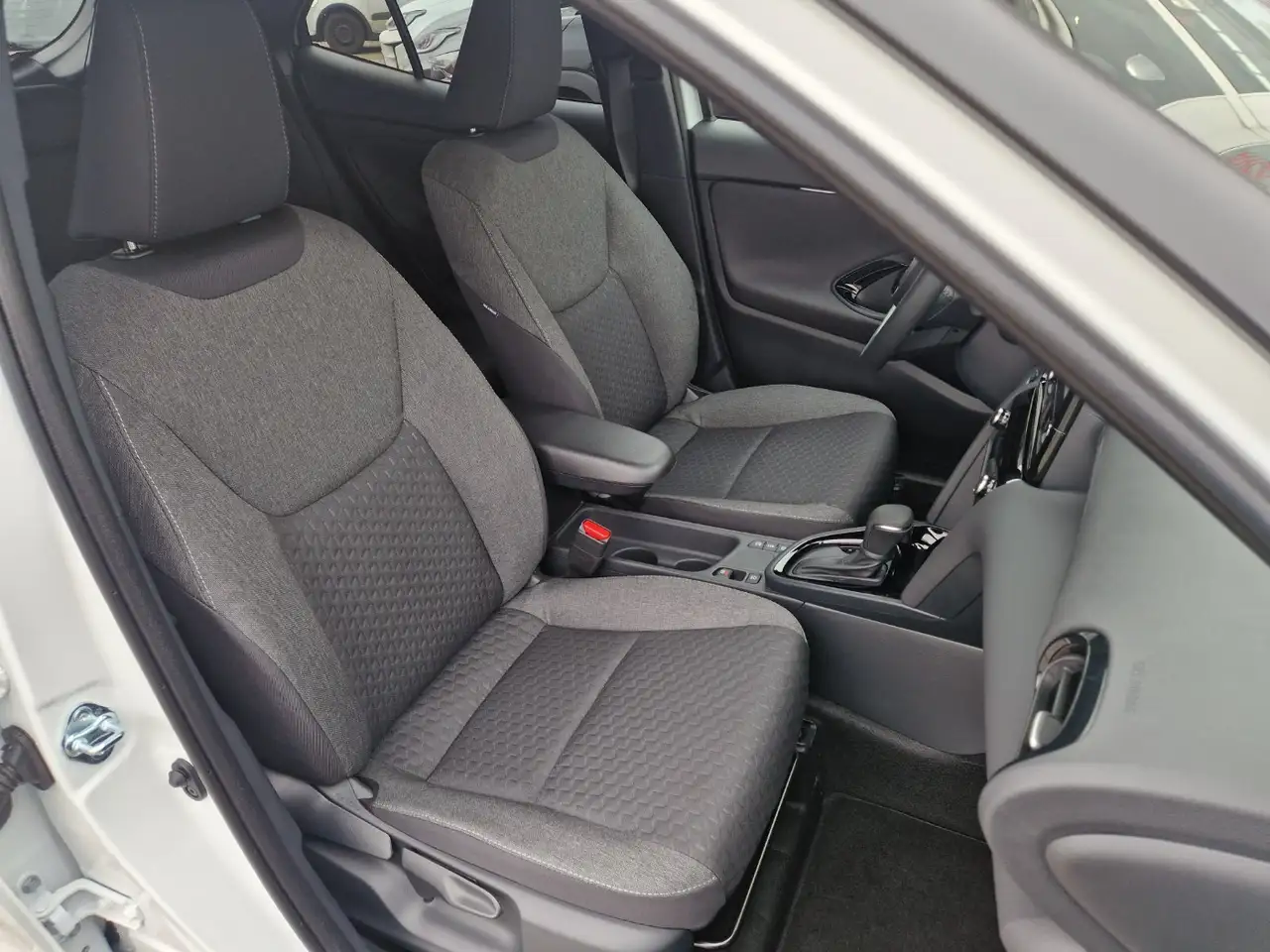 Toyota Yaris Cross 1.5 HSD Teamplayer 12