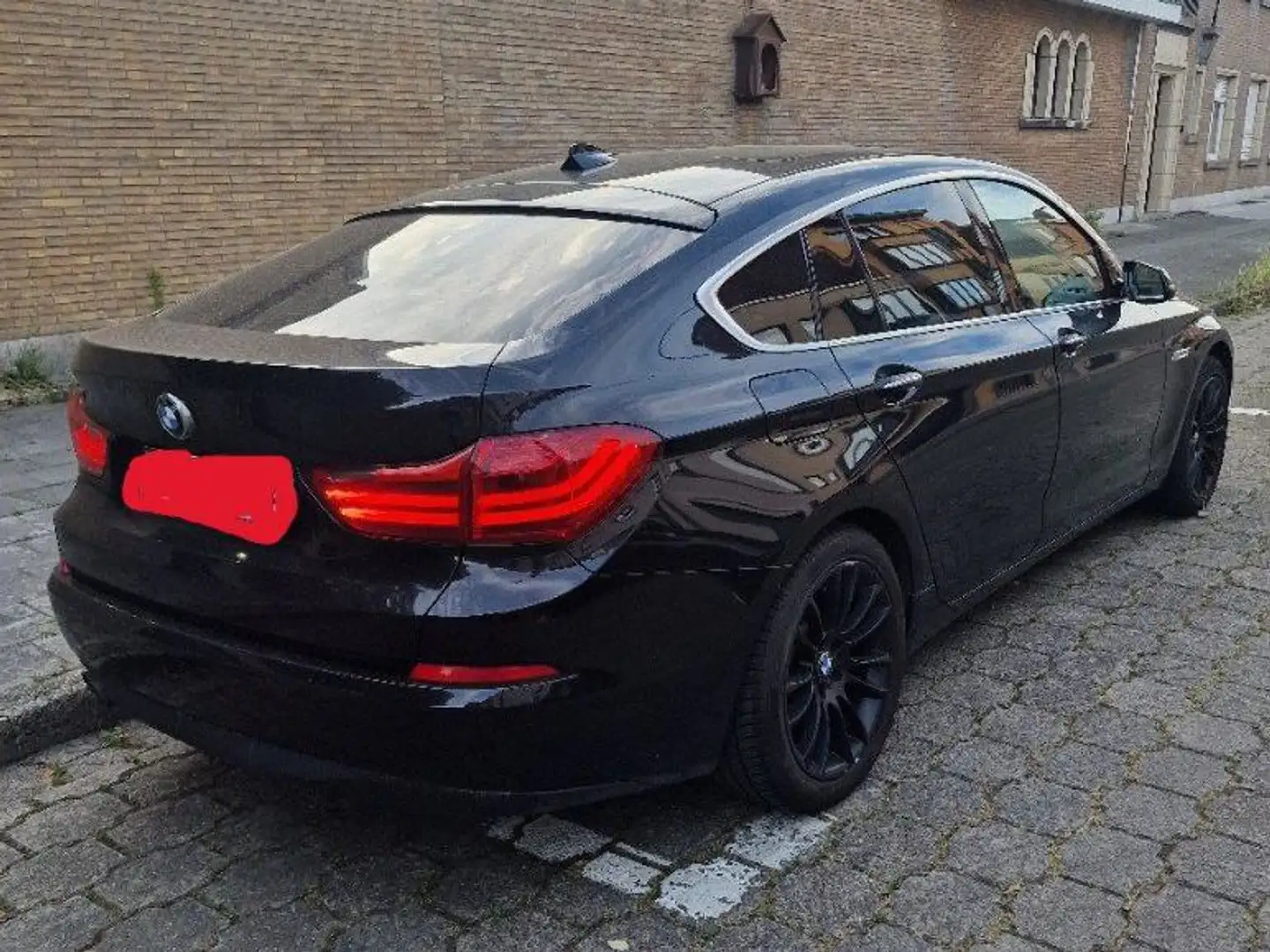 BMW 520 520d Gran Turismo Aut. Luxury Line Zwart - 1