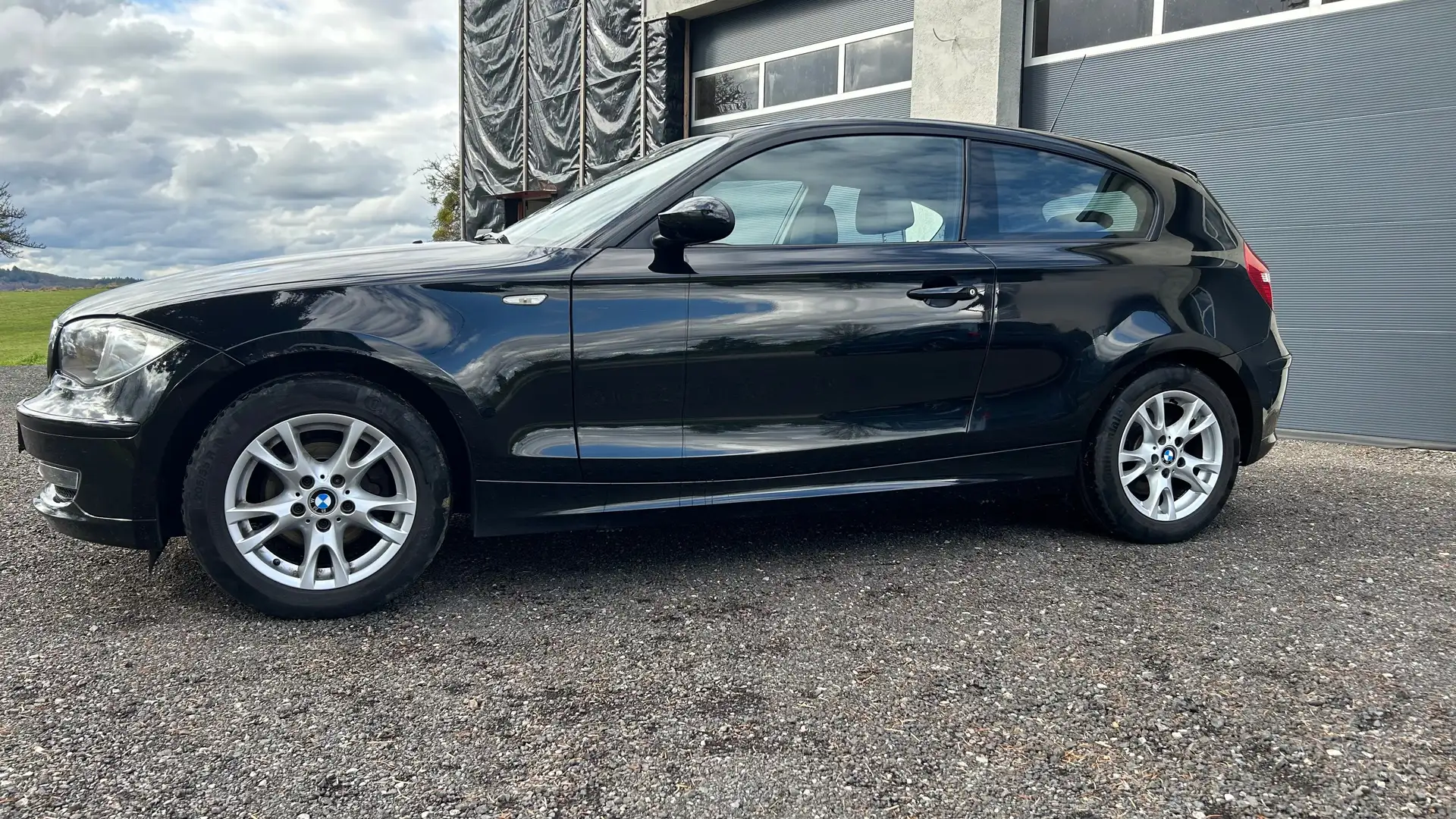 BMW 118 118i Schwarz - 2
