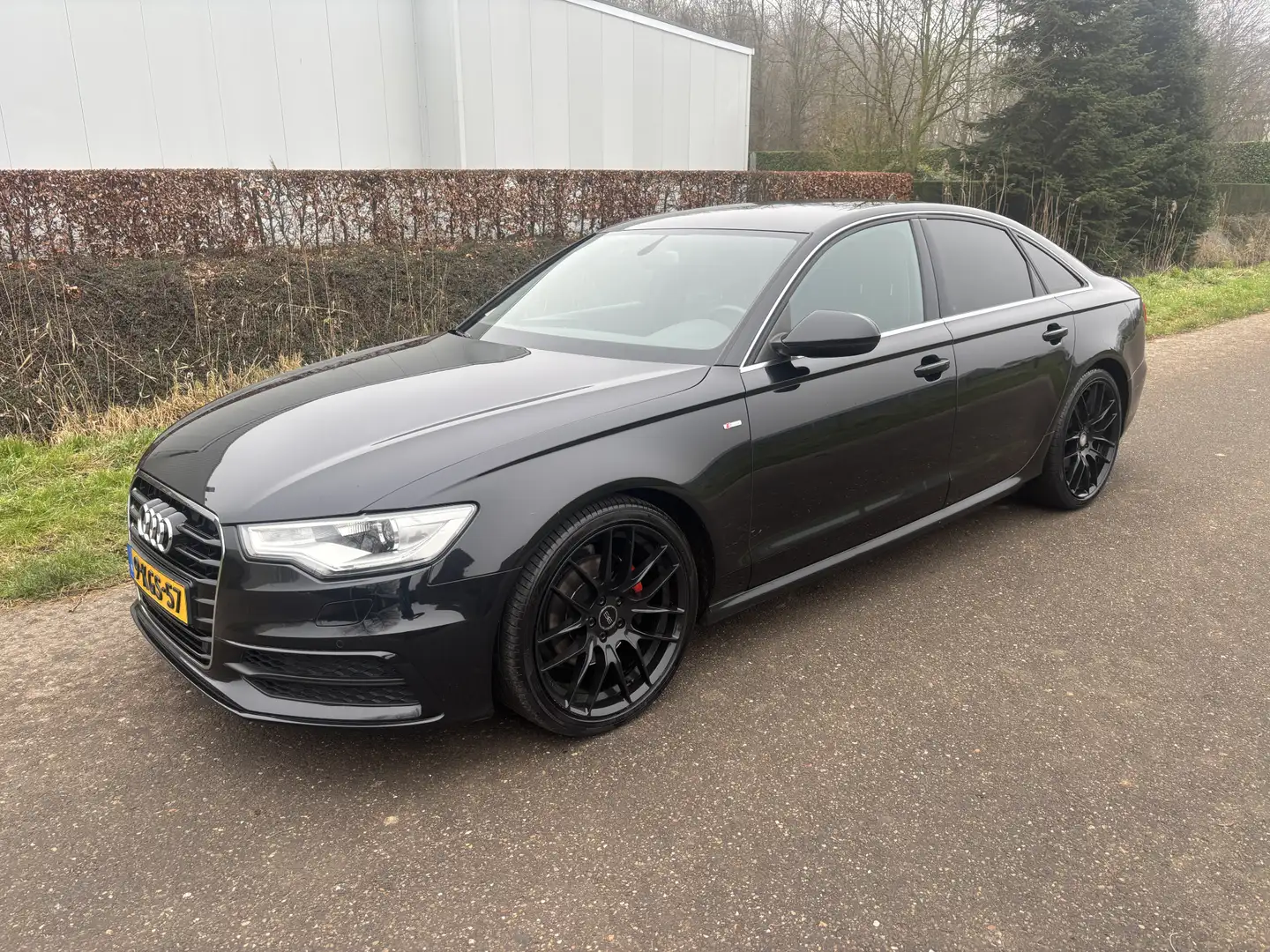 Audi A6 Limousine 2.0 TFSI S Edition / AUTOMAAT / NAVI / S Schwarz - 2