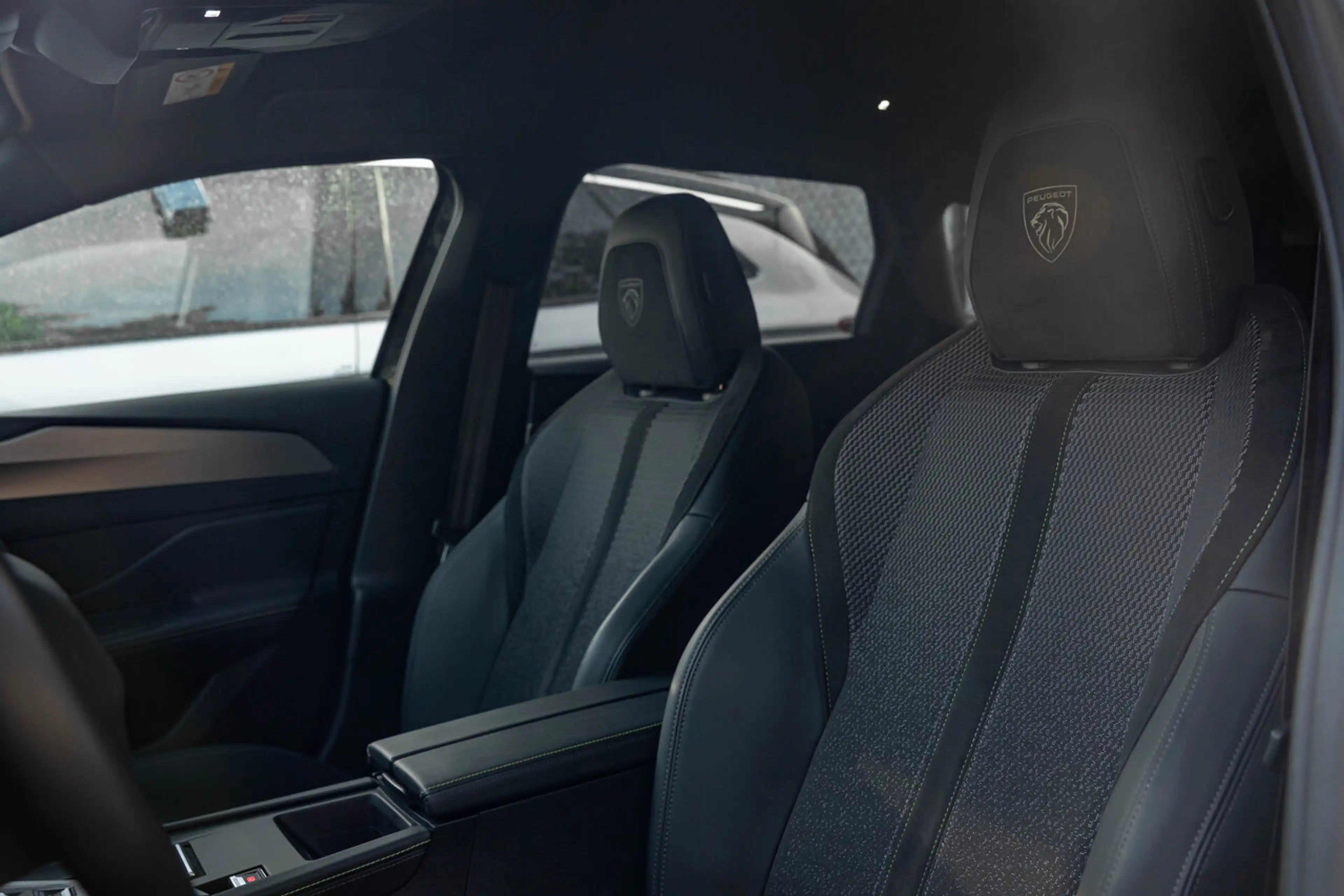 Peugeot 408 GT | Hybrid 136 PK | 360° Camera | Navi | Elekt... — photo 11