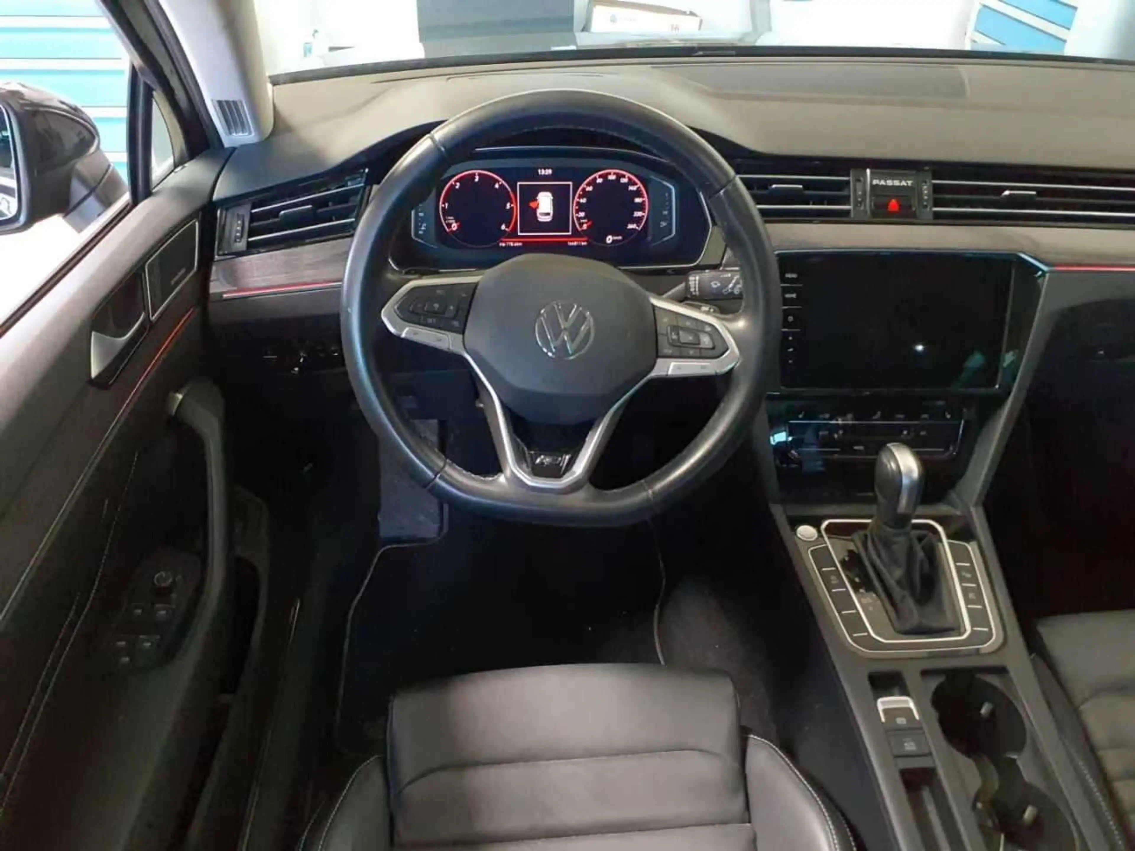 Volkswagen Passat Variant Elegance 4Motion°R-Line°360°H&K — photo 9