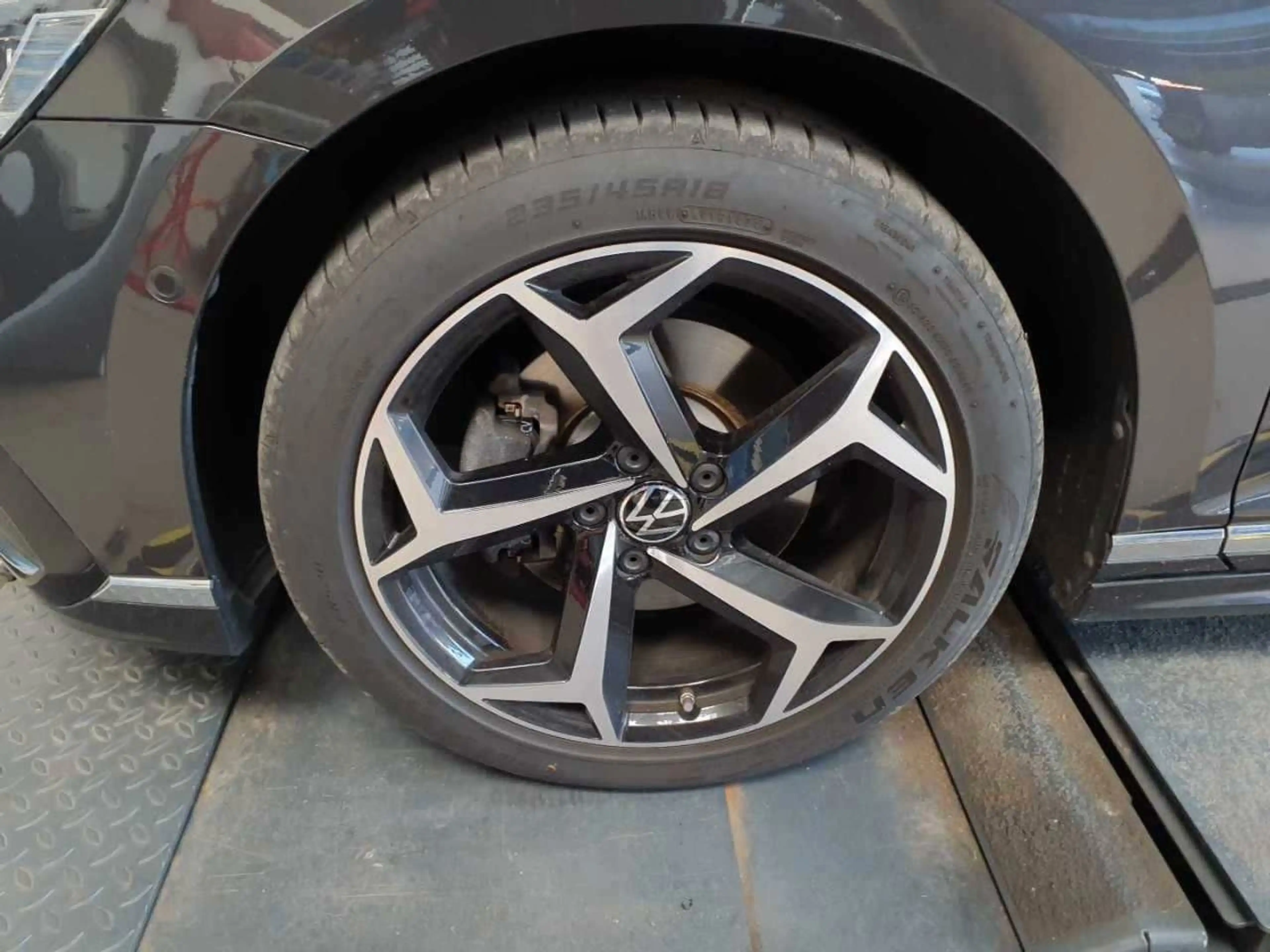 Volkswagen Passat Variant Elegance 4Motion°R-Line°360°H&K — photo 6