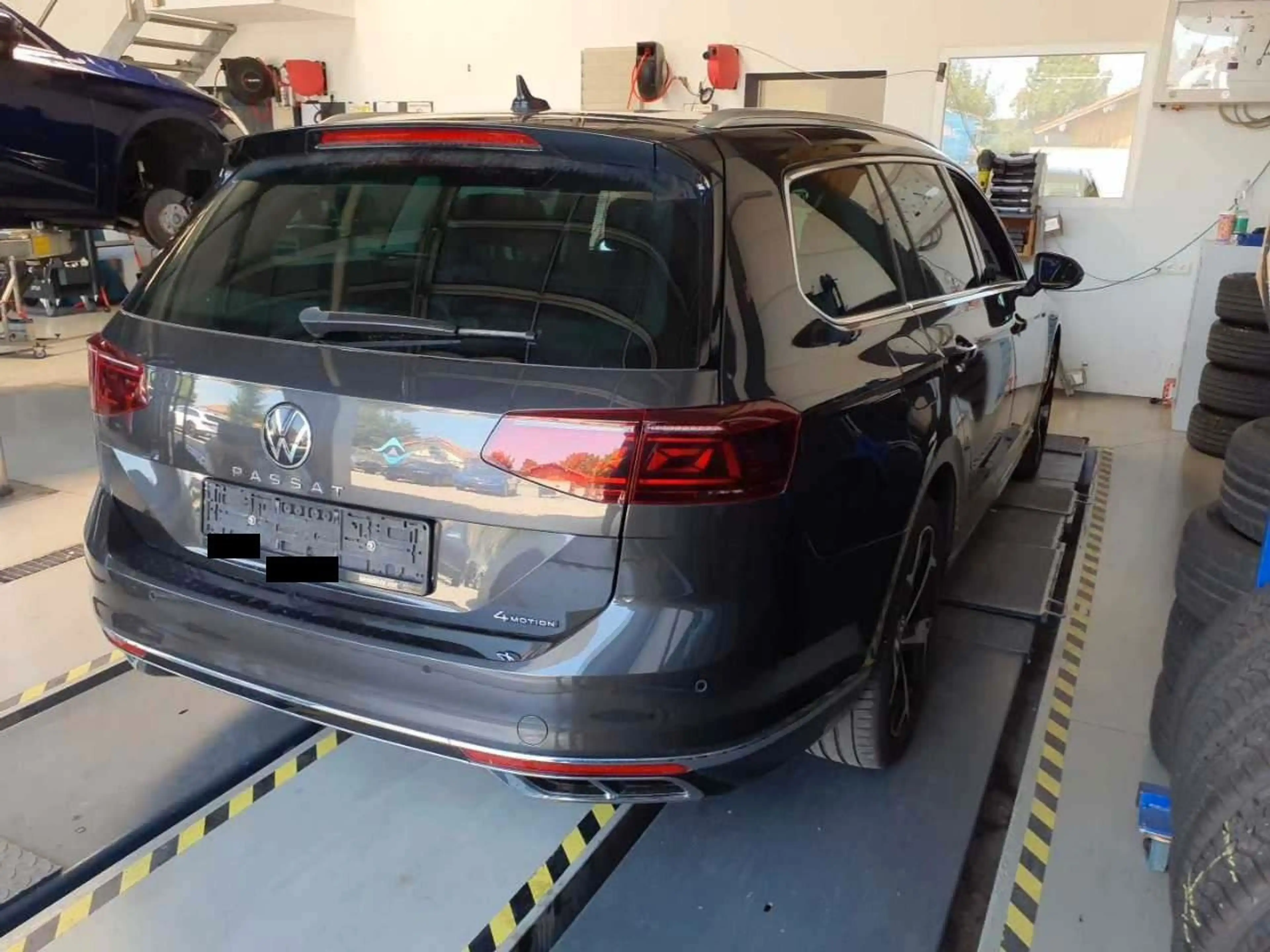 Volkswagen Passat Variant Elegance 4Motion°R-Line°360°H&K — photo 3
