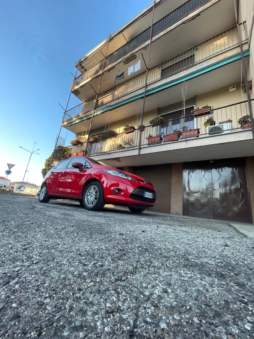 Ford Fiesta 1.4Ti-VCT Titanium Kırmızı - 2
