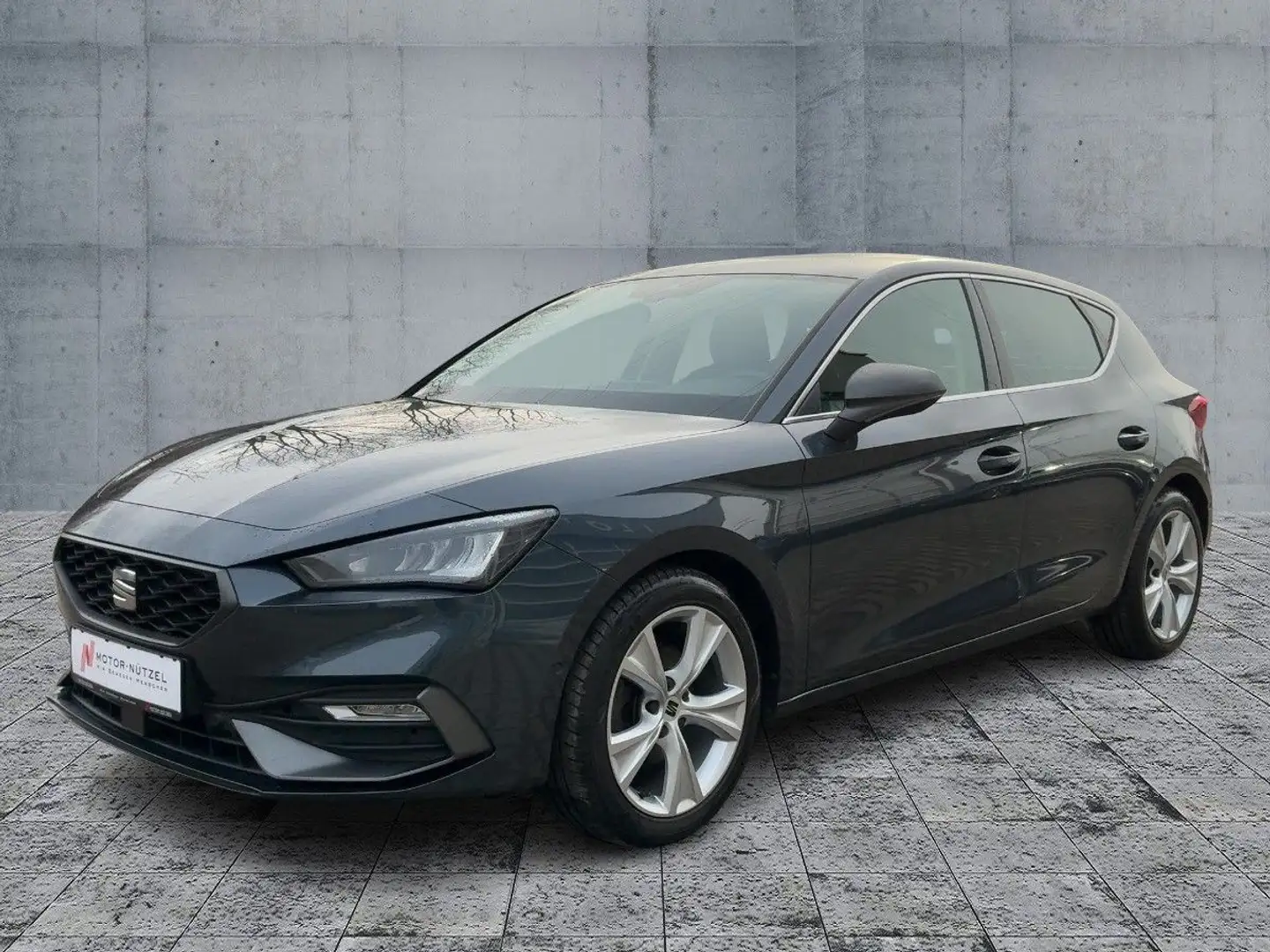 SEAT Leon 1.0 TSI FR-LINE LED+NAV+SHZ+PDC+PLA+GRA+AHK Gris - 2