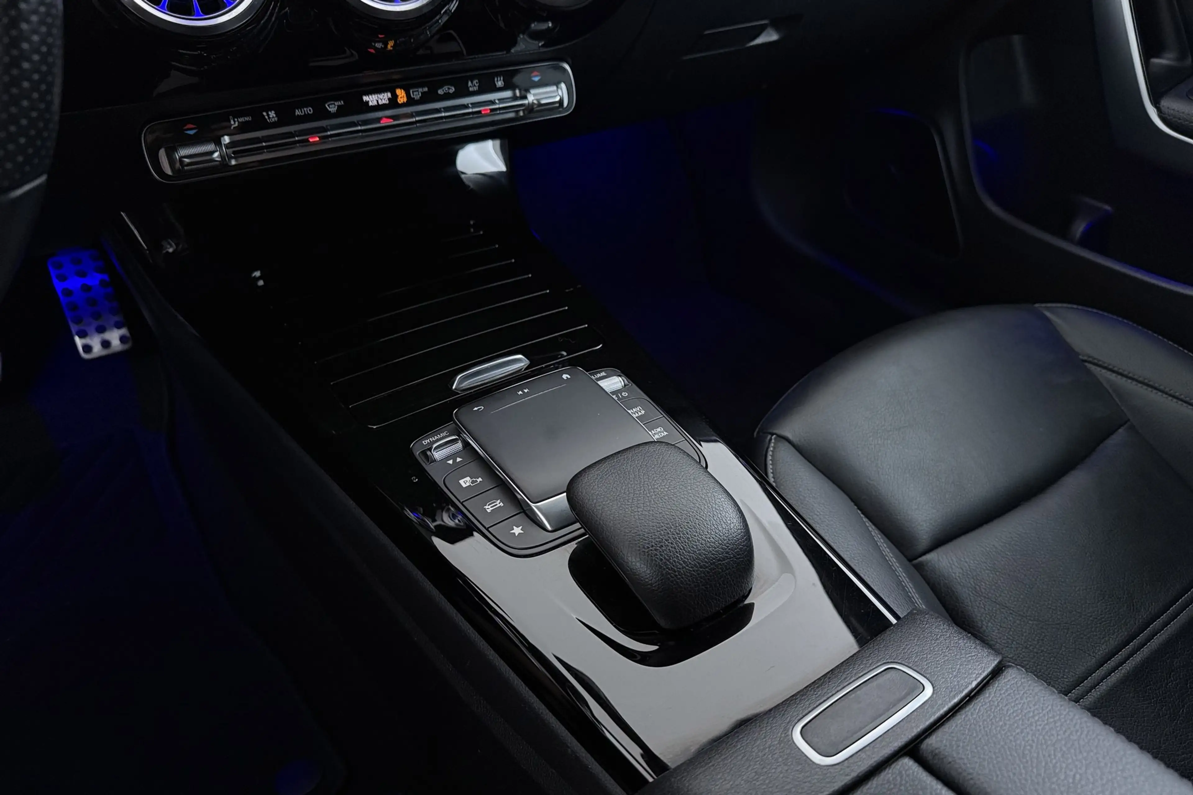 Mercedes-Benz CLA 250 Shooting Brake e AMG Line | Sfeerverlichting | Wid — photo 29