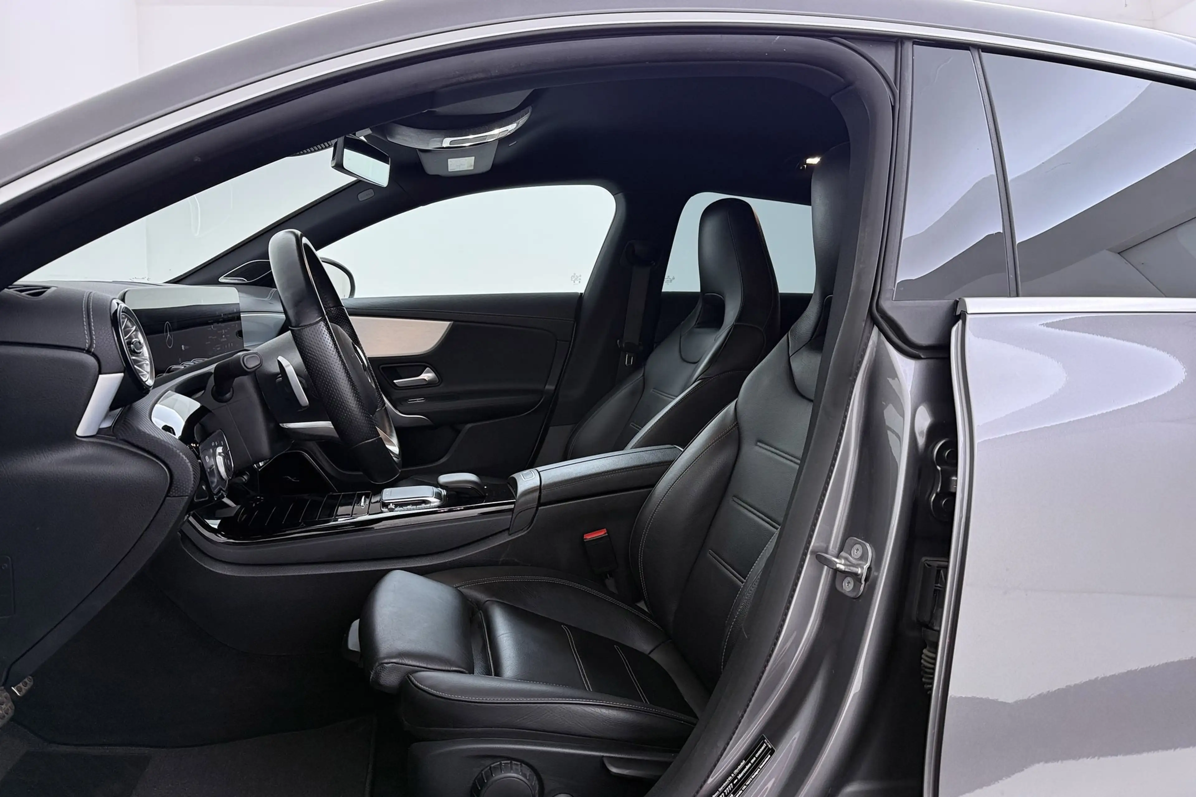 Mercedes-Benz CLA 250 Shooting Brake e AMG Line | Sfeerverlichting | Wid — photo 3