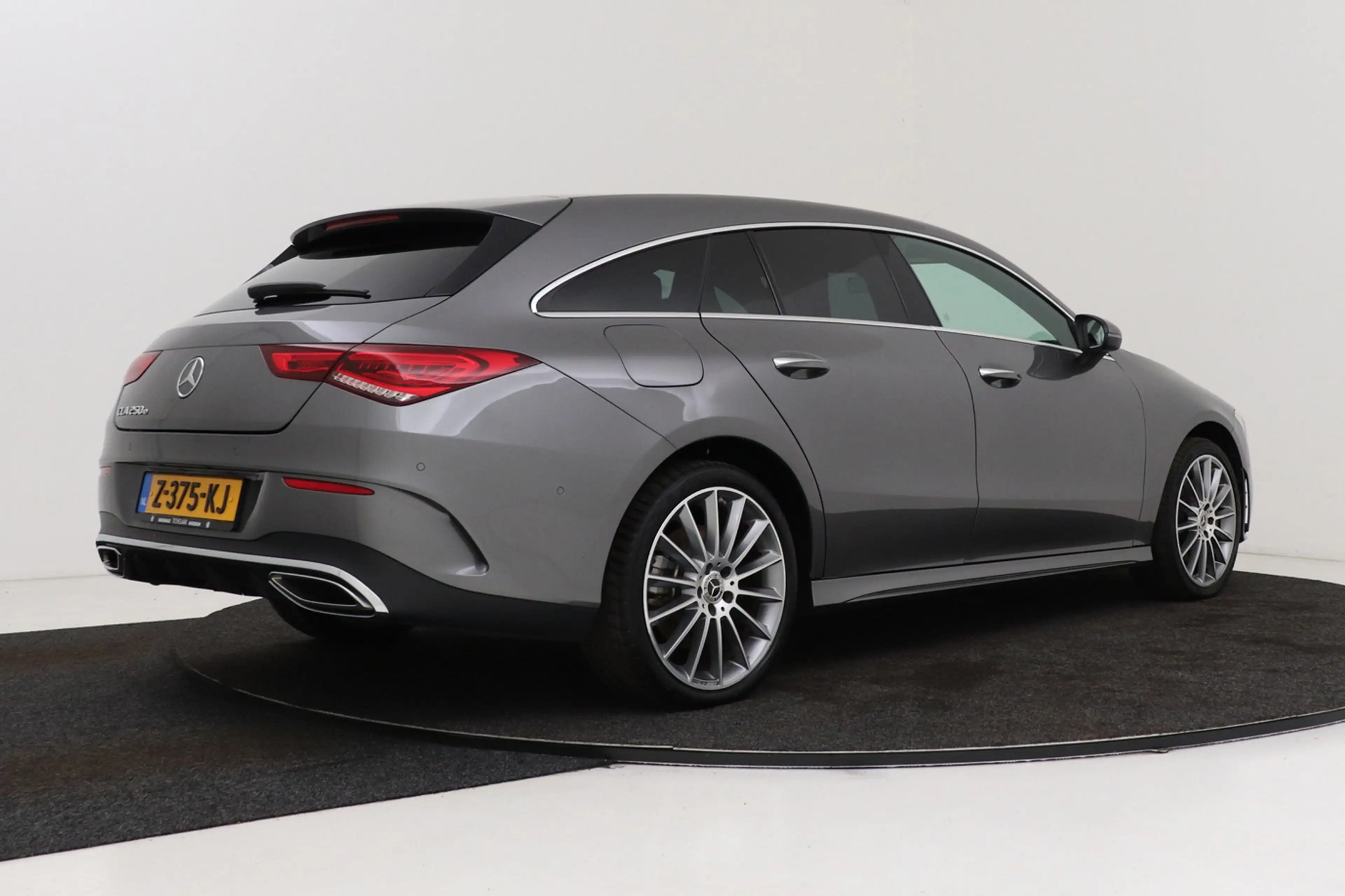 Mercedes-Benz CLA 250 Shooting Brake e AMG Line | Sfeerverlichting | Wid — photo 2