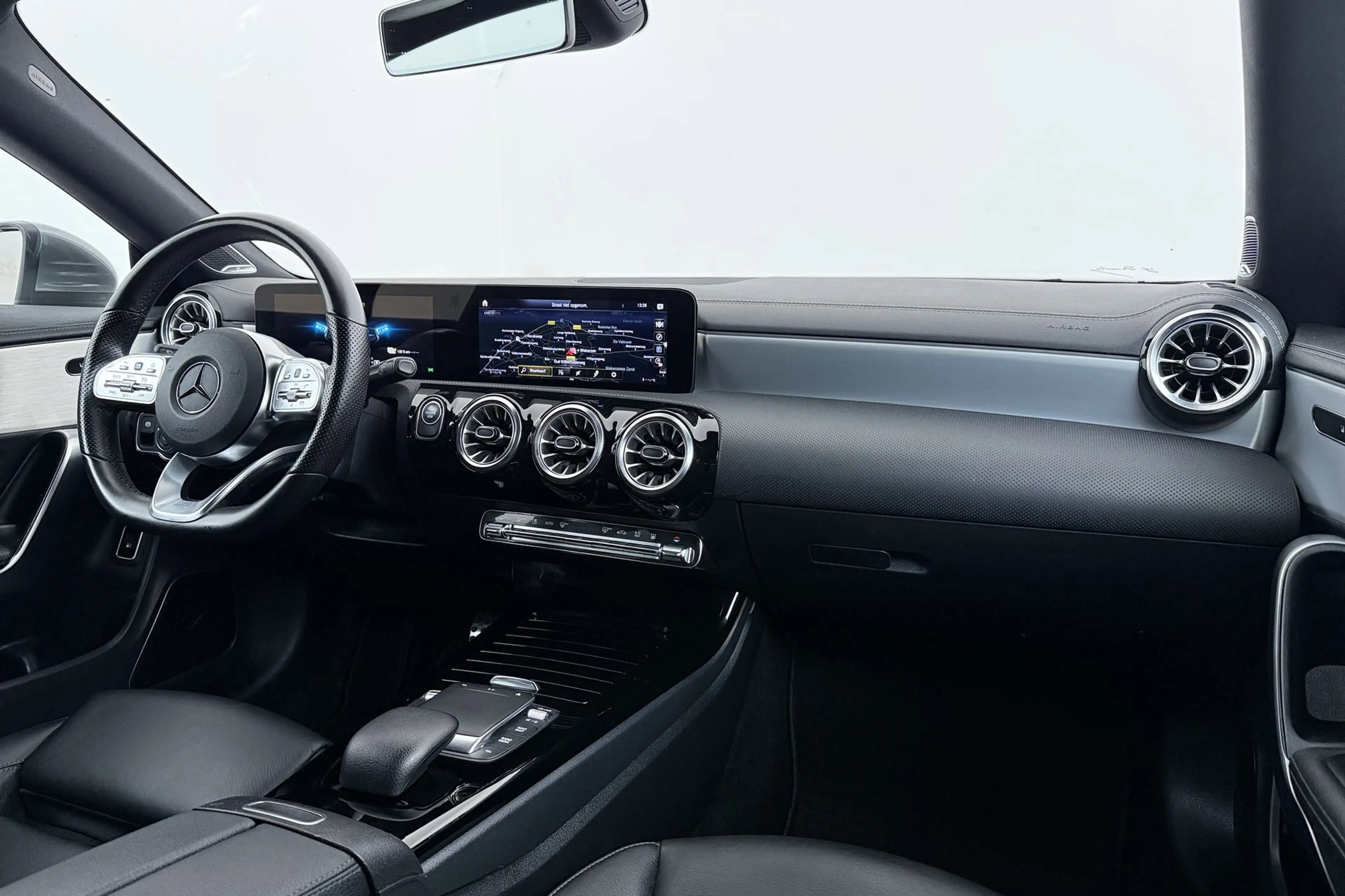 Mercedes-Benz CLA 250 Shooting Brake e AMG Line | Sfeerverlichting | Wid — photo 16